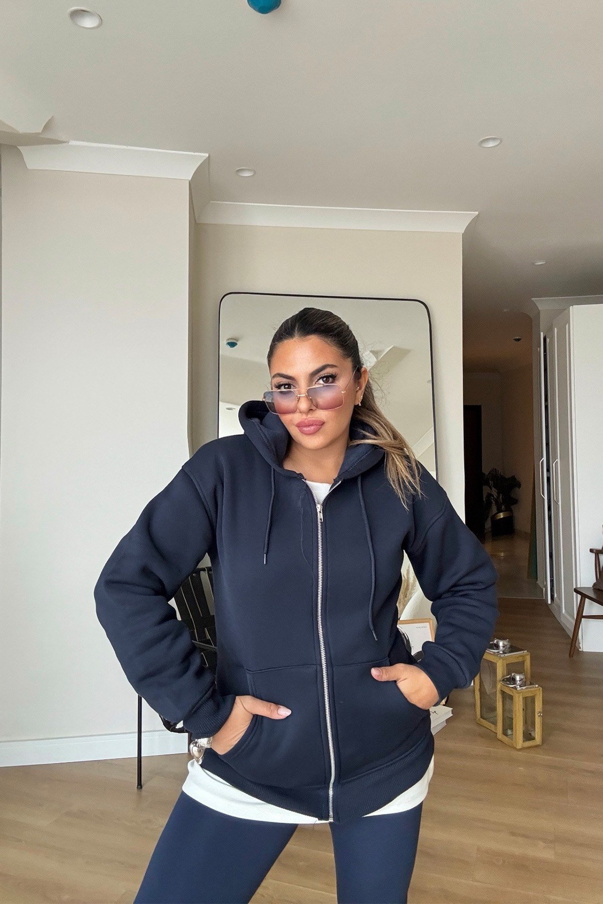 Taşlı Kanat İşlemeli Fermuarlı Sweat Lacivert