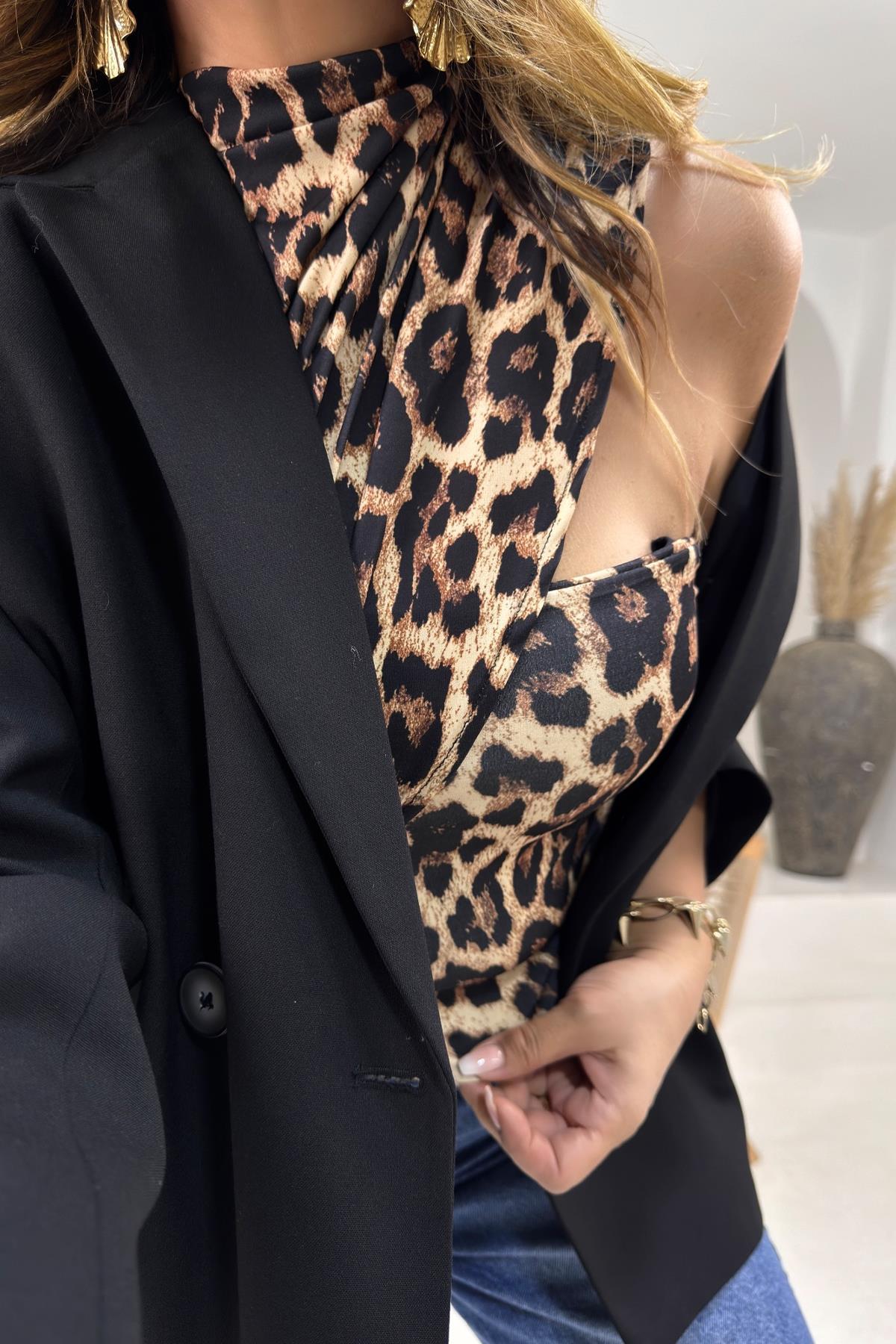 Tek Kol Detaylı Bluz Leopar