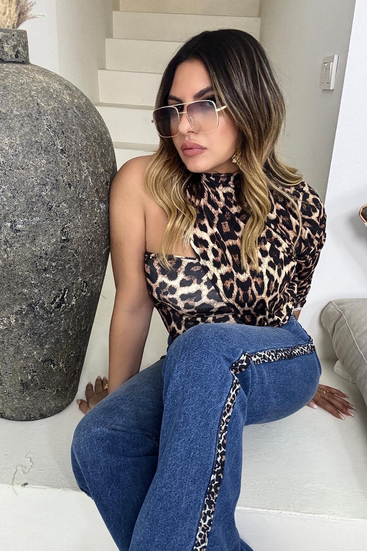 Tek Kol Detaylı Bluz Leopar