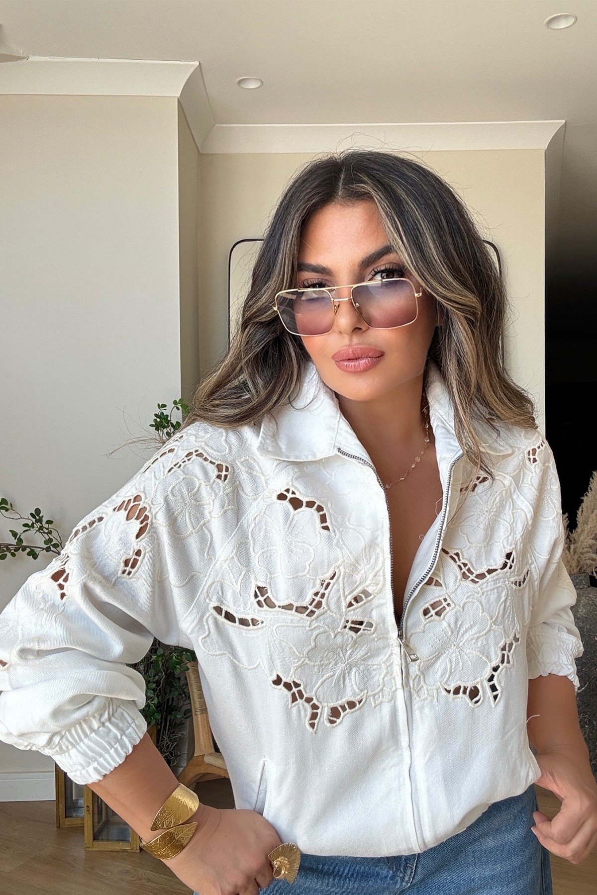 Tencel Denim Çiçek  İşleme Detaylı Bomber Ceket Ekru