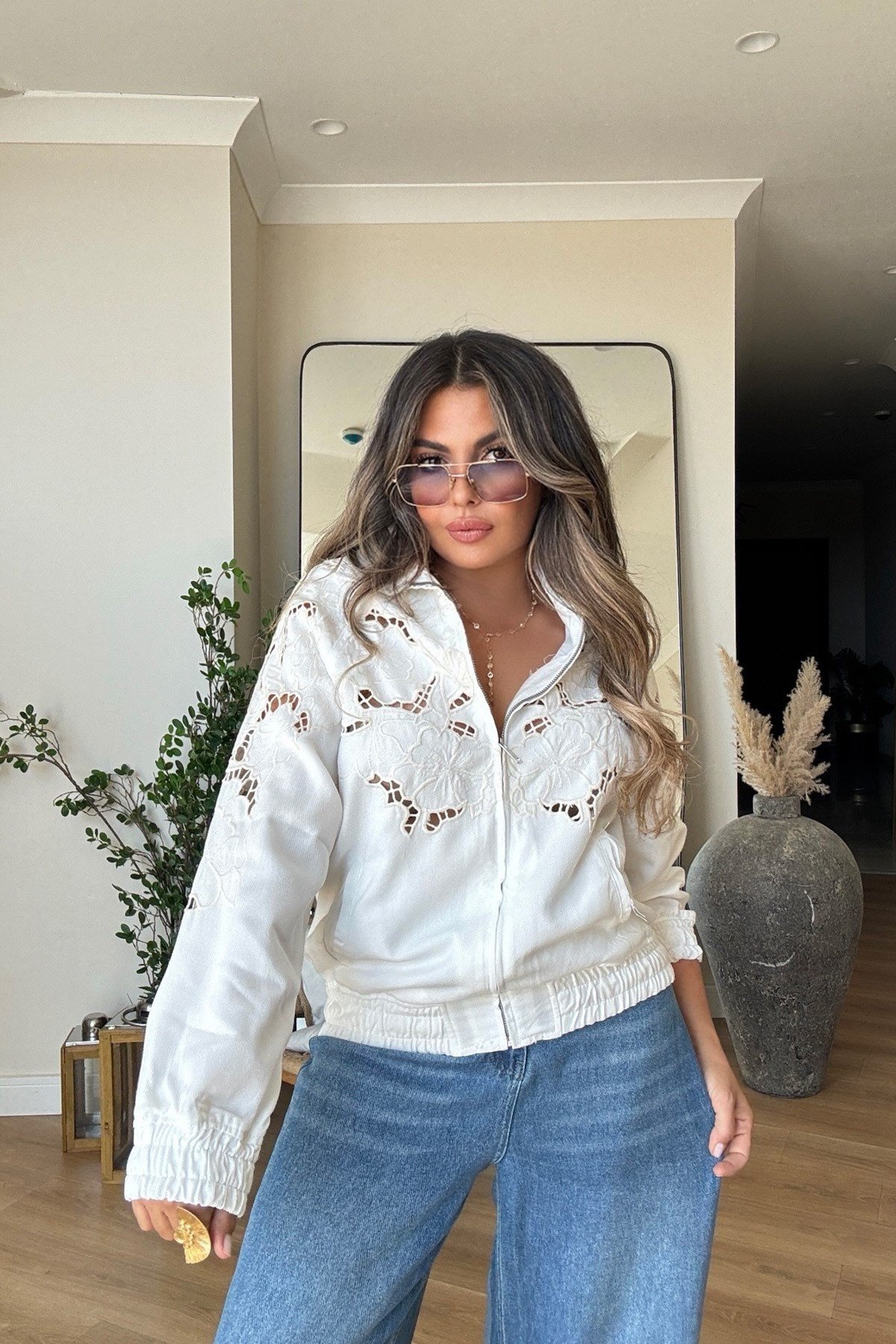 Tencel Denim Çiçek  İşleme Detaylı Bomber Ceket Ekru