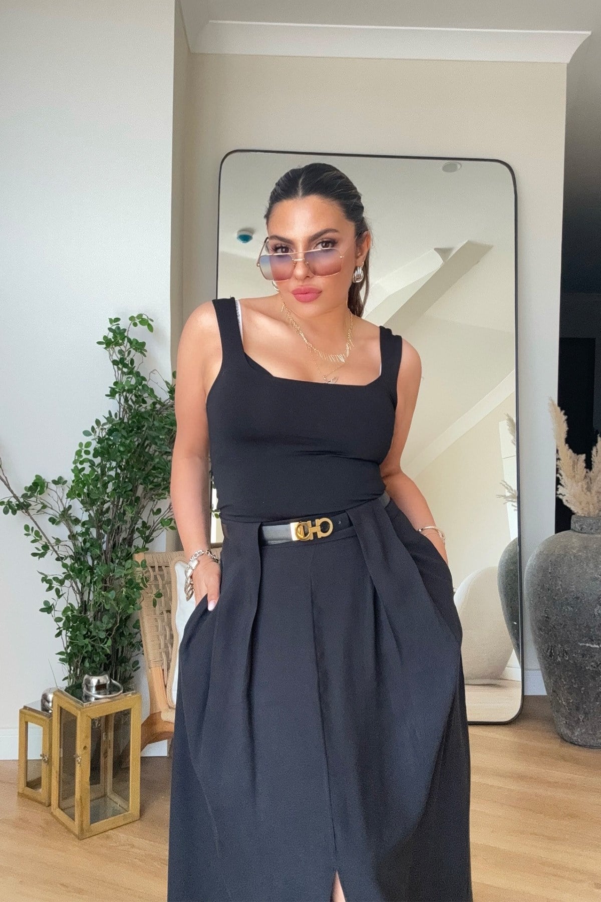 Tencel Kumaş Bel Detaylı Yırtmaçlı Etek Siyah