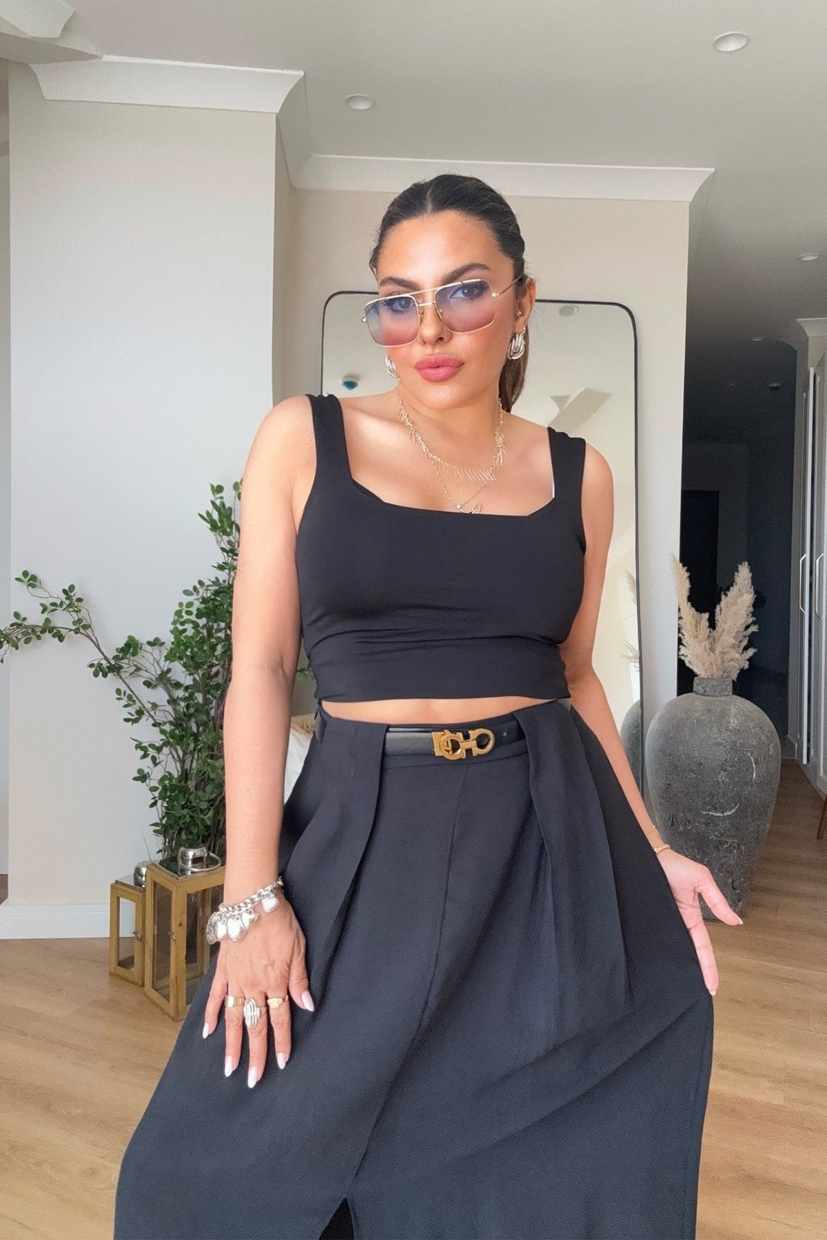 Tencel Kumaş Bel Detaylı Yırtmaçlı Etek Siyah