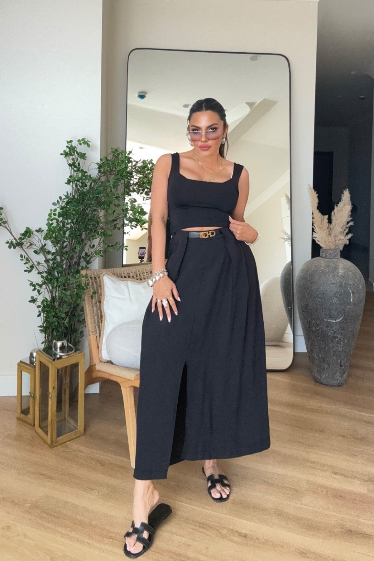 Tencel Kumaş Bel Detaylı Yırtmaçlı Etek Siyah