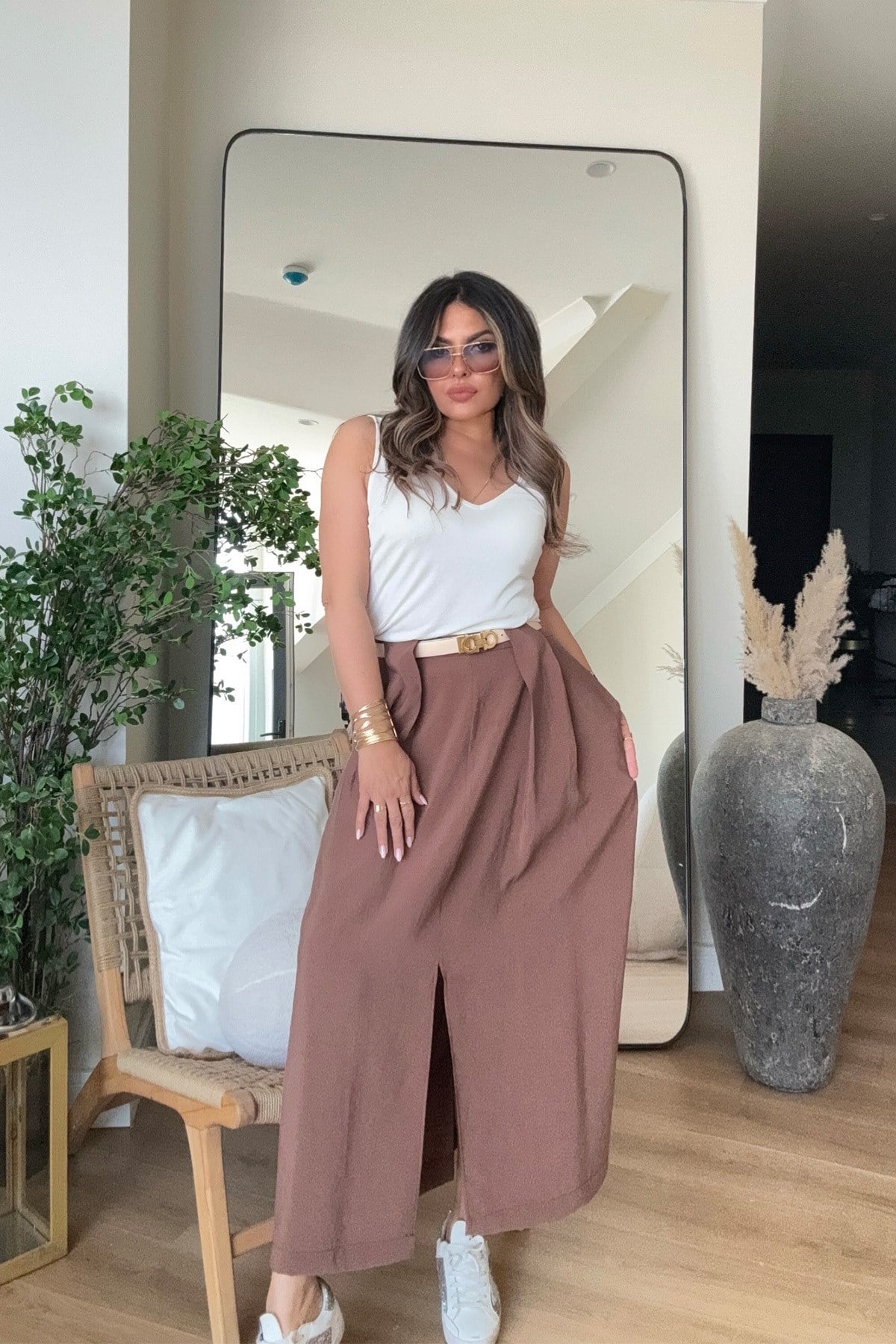 Tencel Kumaş Bel Detaylı Yırtmaçlı Etek Kahverengi