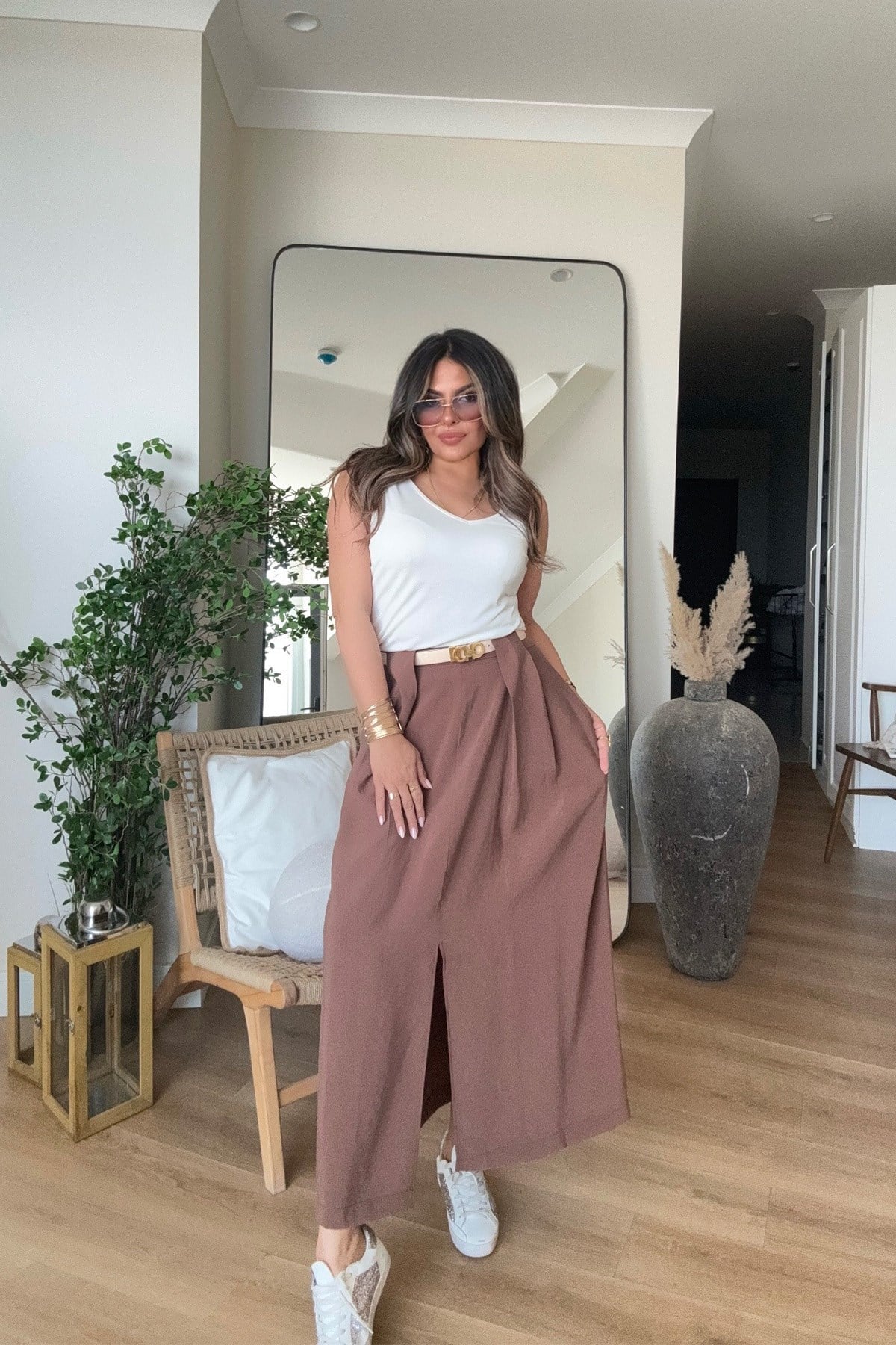 Tencel Kumaş Bel Detaylı Yırtmaçlı Etek Kahverengi