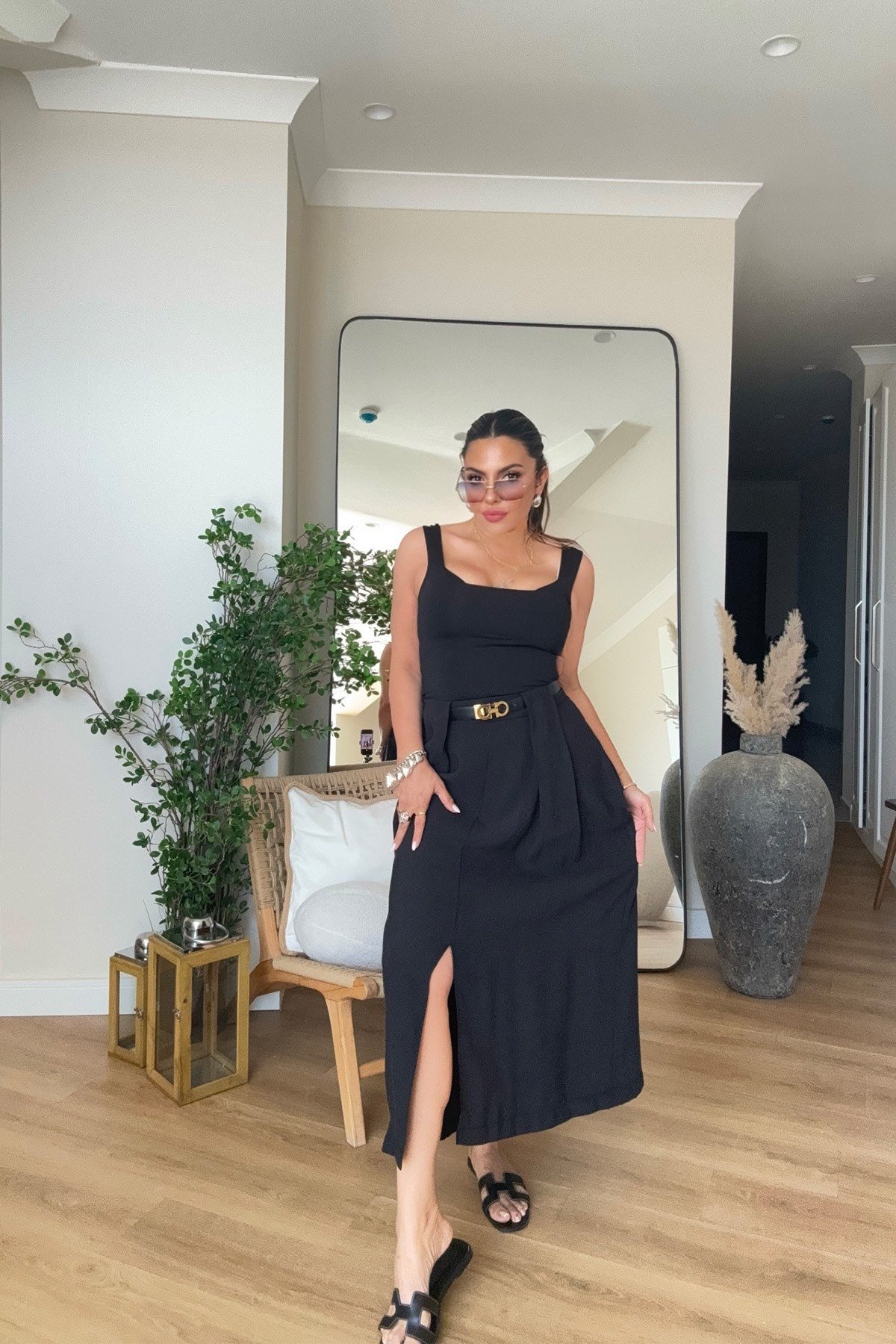 Tencel Kumaş Bel Detaylı Yırtmaçlı Etek Siyah