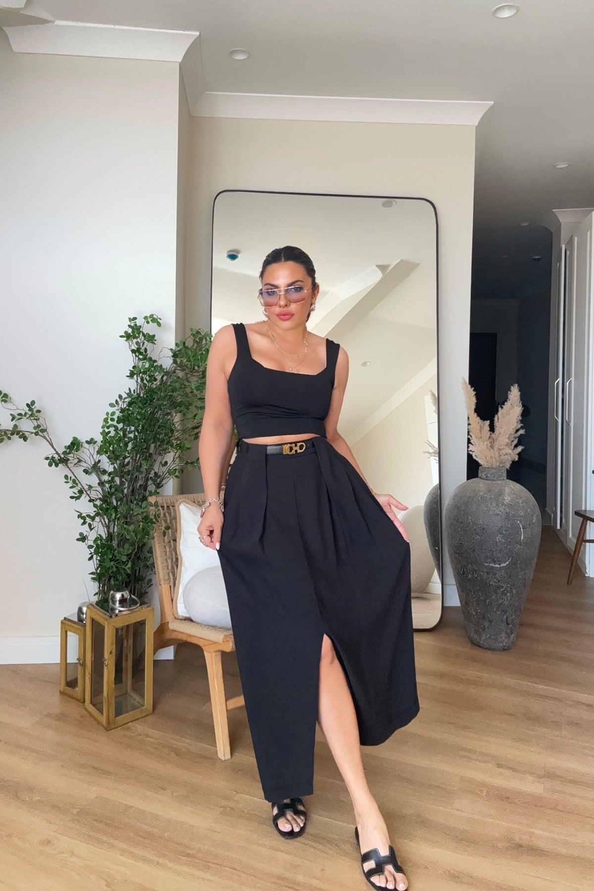 Tencel Kumaş Bel Detaylı Yırtmaçlı Etek Siyah