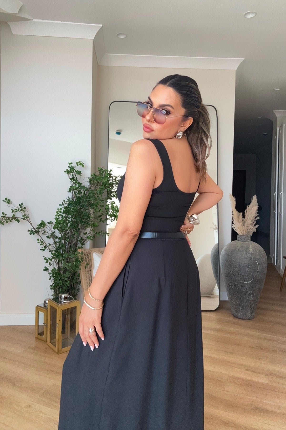 Tencel Kumaş Bel Detaylı Yırtmaçlı Etek Siyah