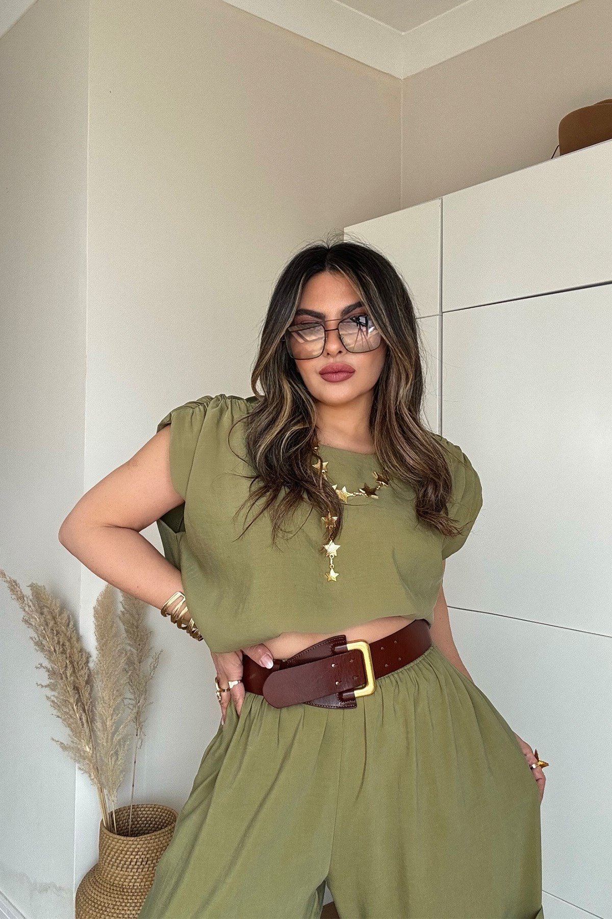 Tencel Kumaş Sırt V Yaka Lastikli Takım Yağ Yeşili
