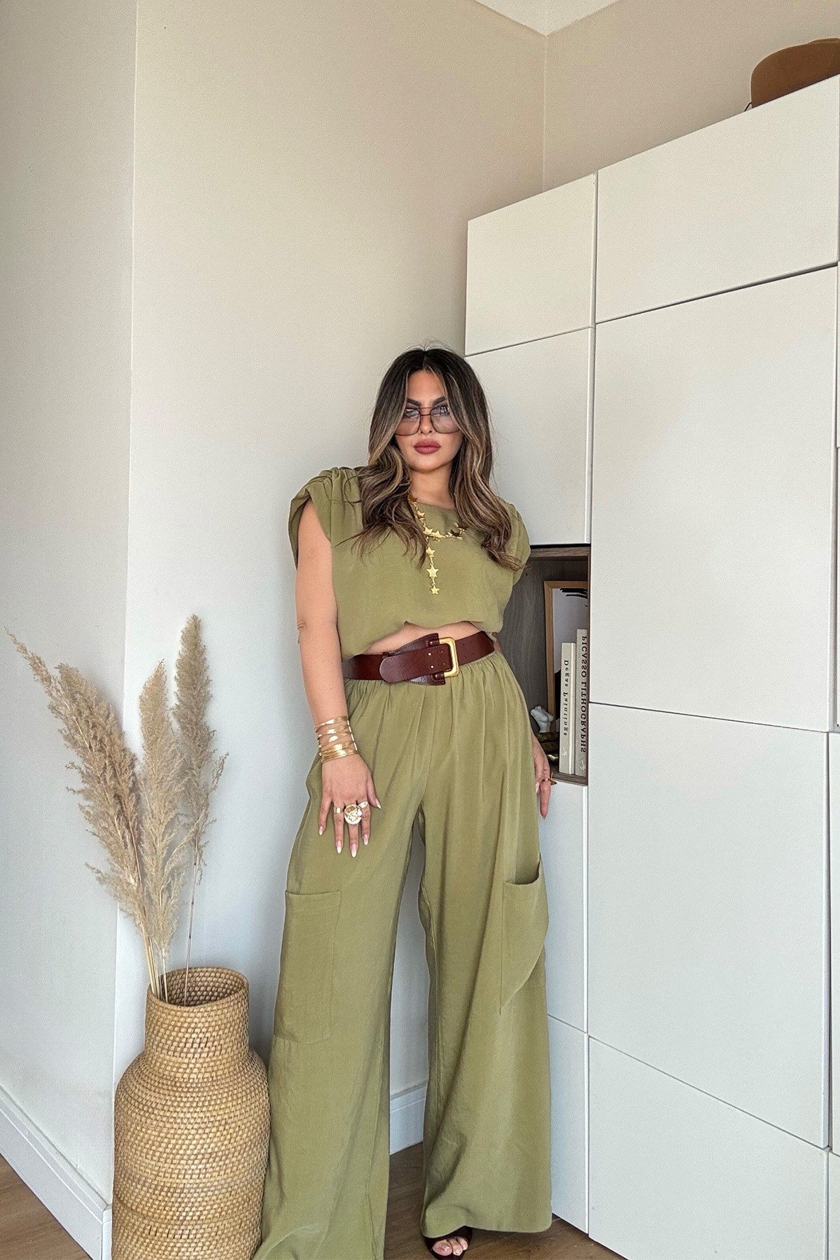 Tencel Kumaş Sırt V Yaka Lastikli Takım Yağ Yeşili