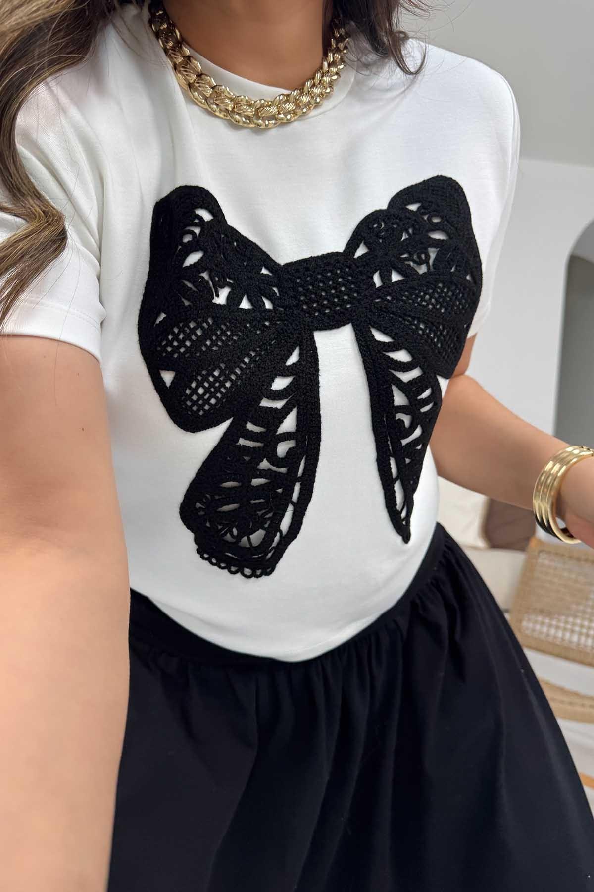 Tığ İşi Fiyonk Aplikeli Modal Tshirt Ekru-Siyah