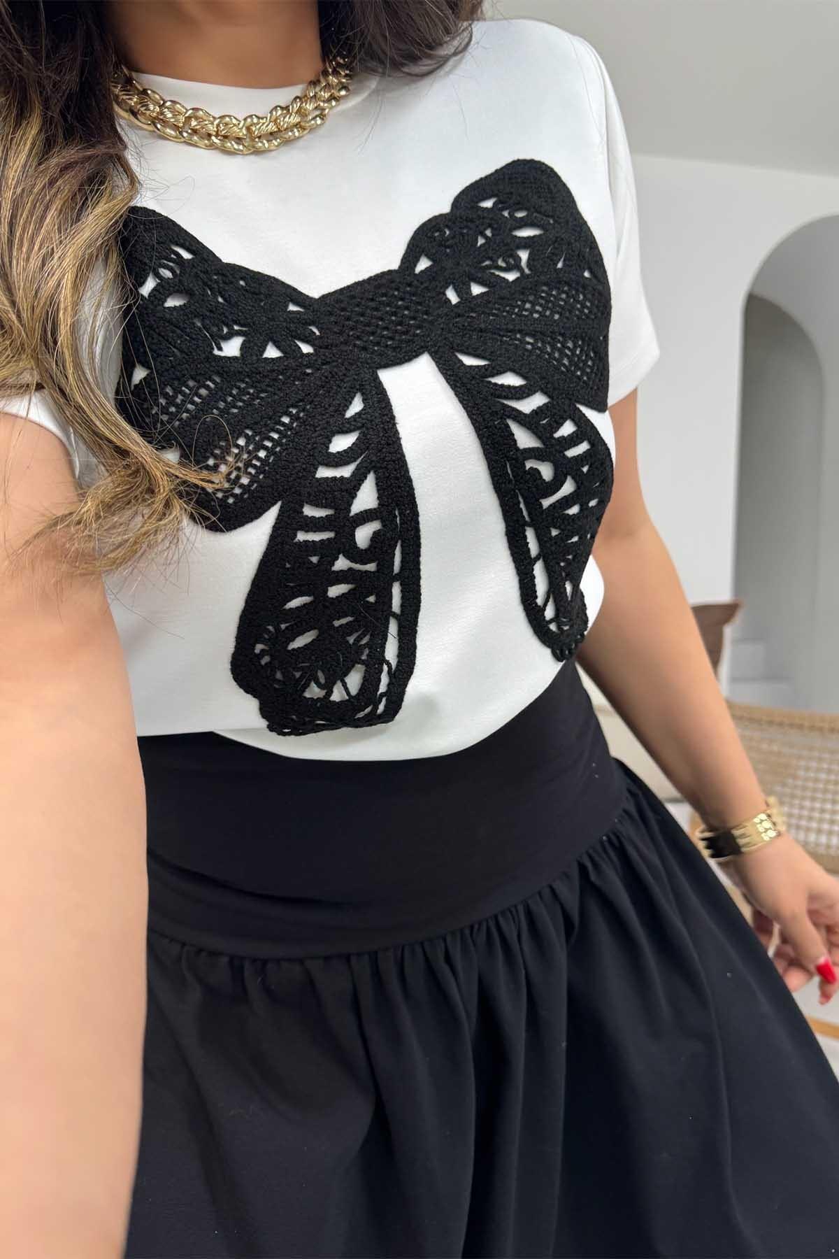 Tığ İşi Fiyonk Aplikeli Modal Tshirt Ekru-Siyah