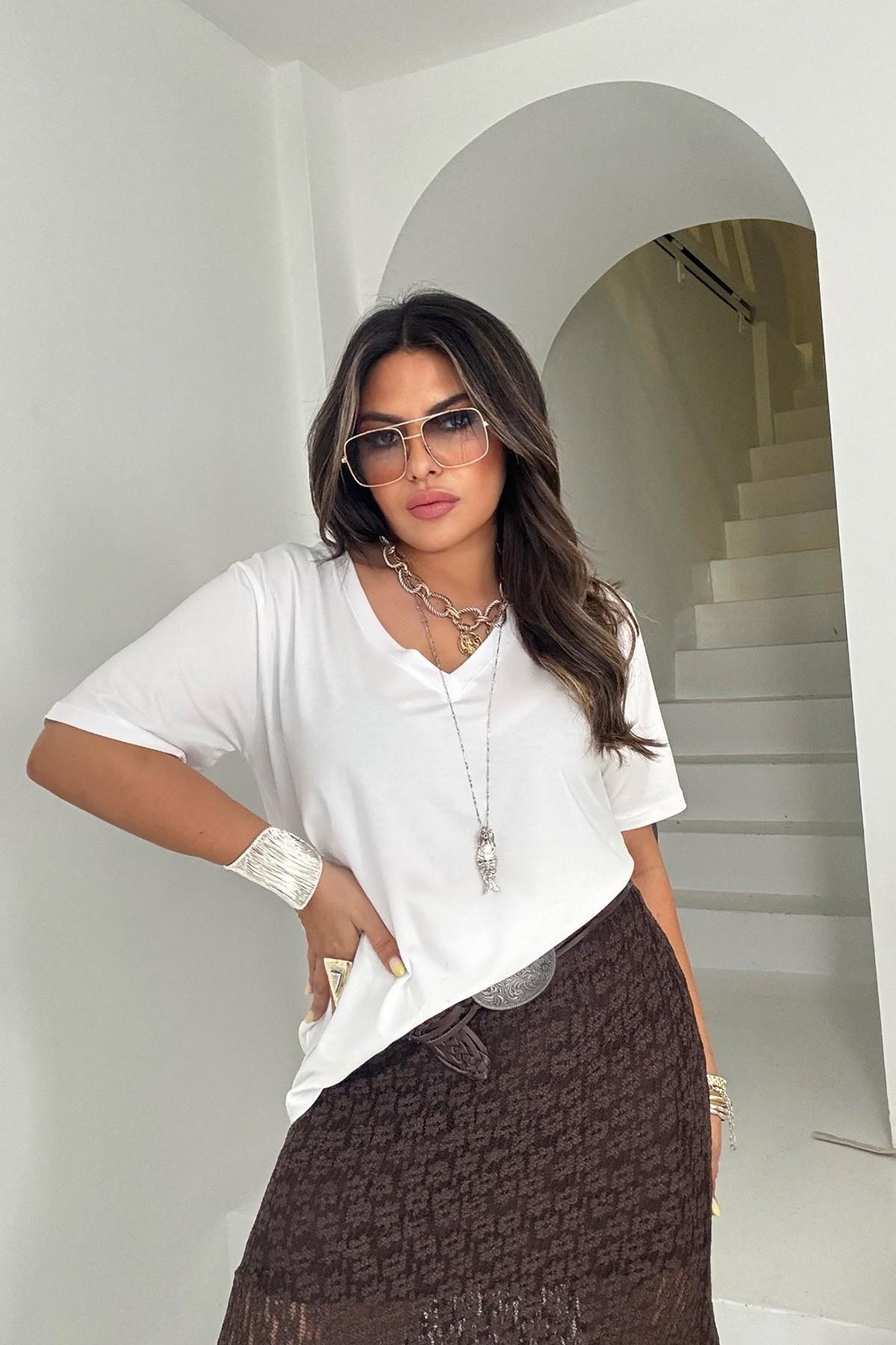 V Yaka Örme Kumaş Likralı Tshirt Ekru