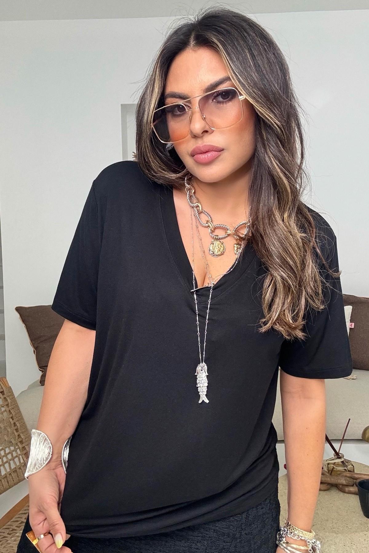 V Yaka Örme Kumaş Likralı Tshirt Siyah