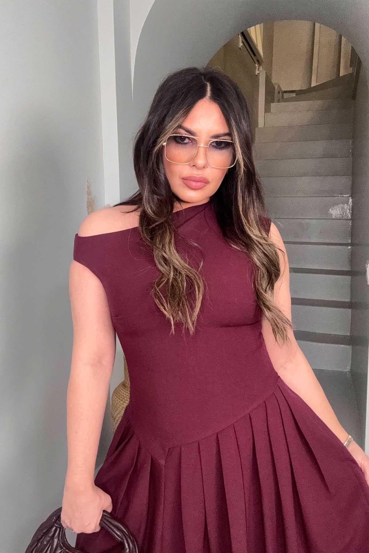 Yaka Detay Kloş Pileli Elbise Bordo