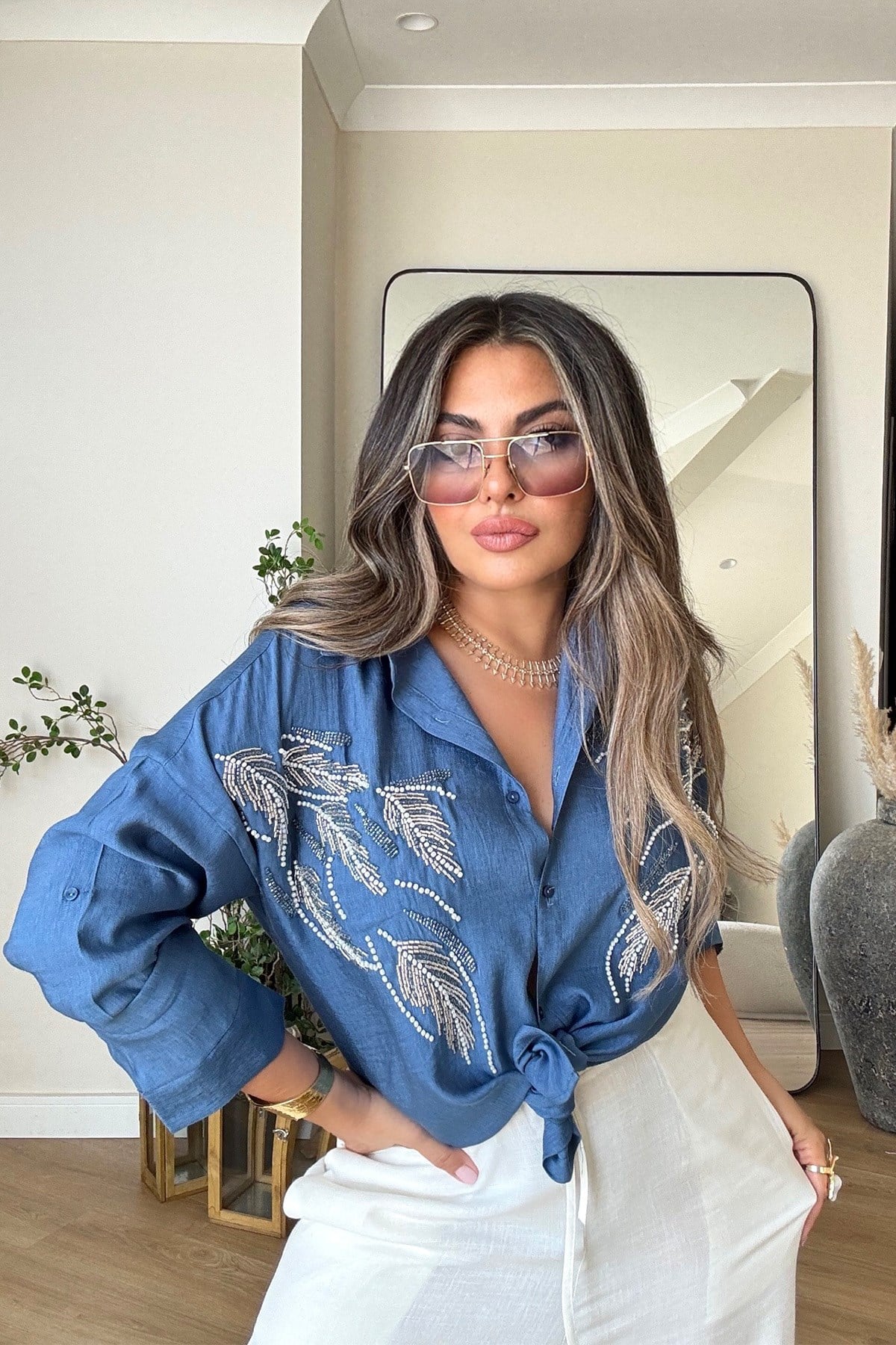 Yaprak Desen İşlemeli Boncuklu Gömlek İndigo Mavi