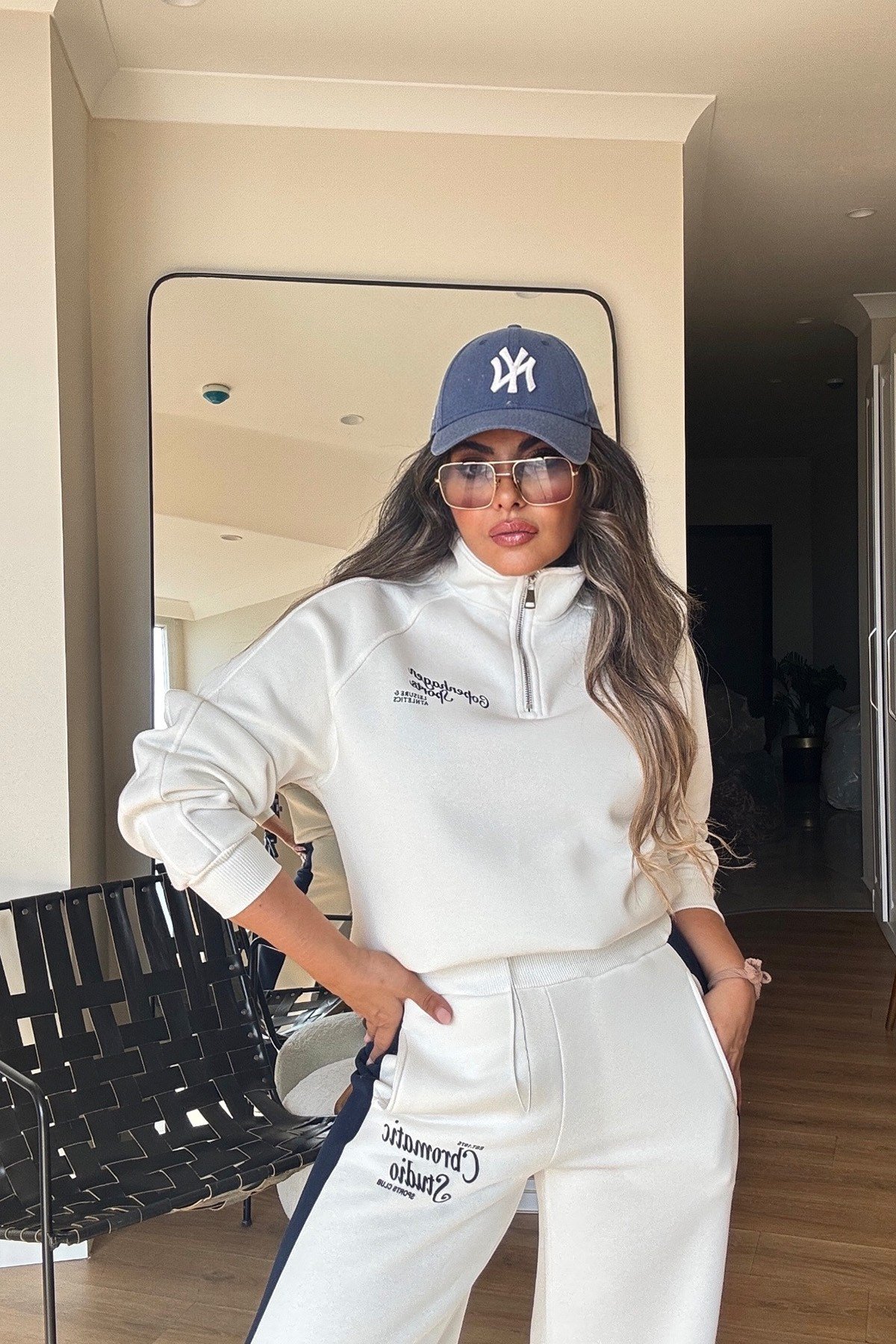 Yarım Fermuarlı Büzülebilir Sweatshirt Ekru