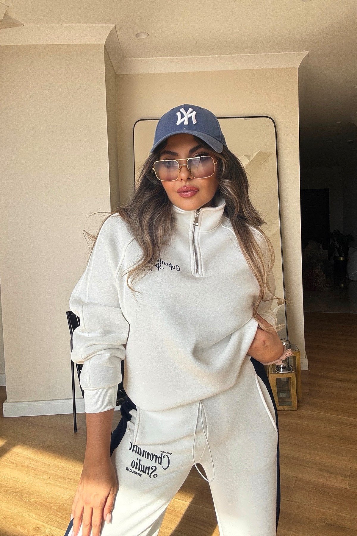 Yarım Fermuarlı Büzülebilir Sweatshirt Ekru