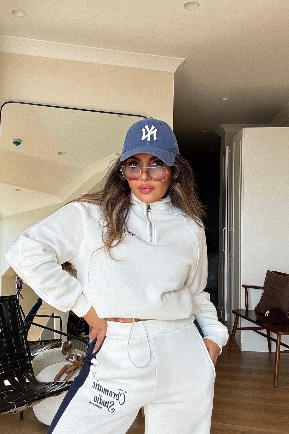 Yarım Fermuarlı Büzülebilir Sweatshirt Ekru