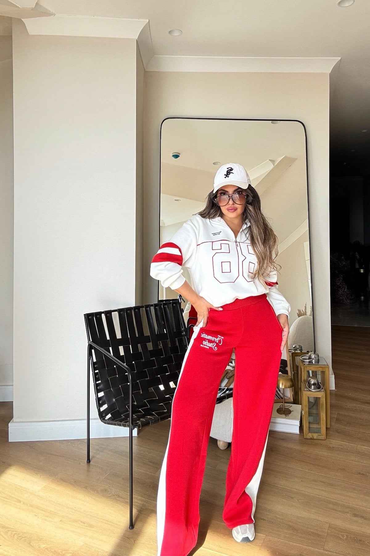 Yarım Fermuarlı Kolu Şeritli Sweatshirt Ekru-Kırmızı