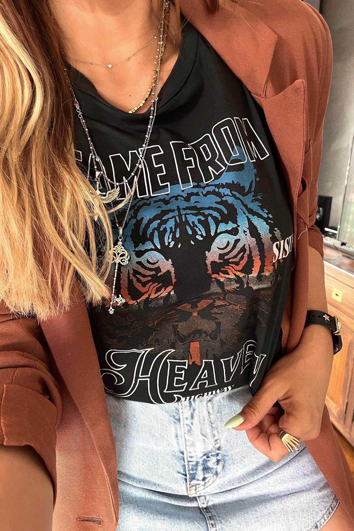 Yıkamalı Kaplan Desenli Tshirt Siyah