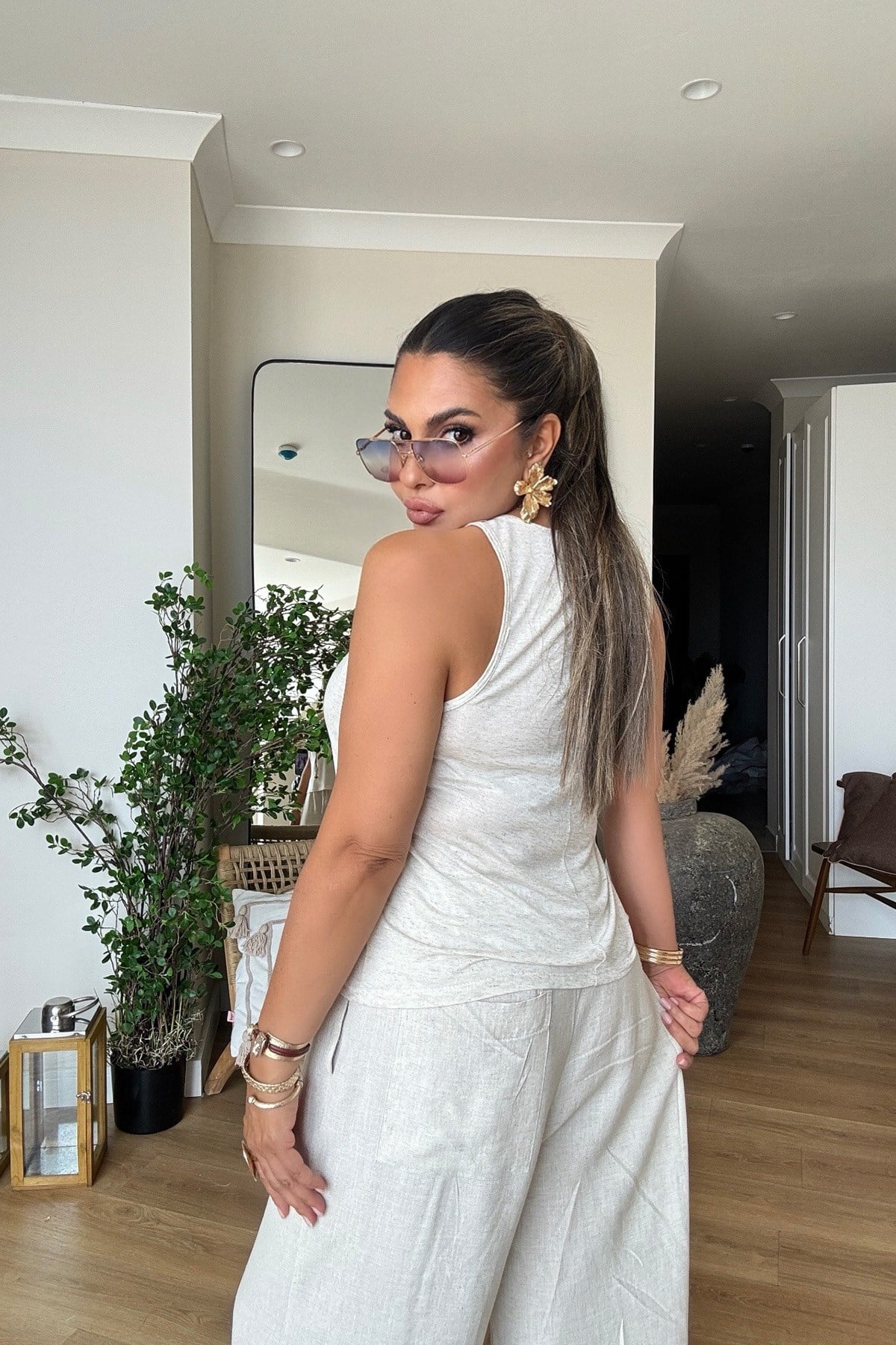 Yuvarlak Yaka Askılı Keten Karışımlı Bluz Taş