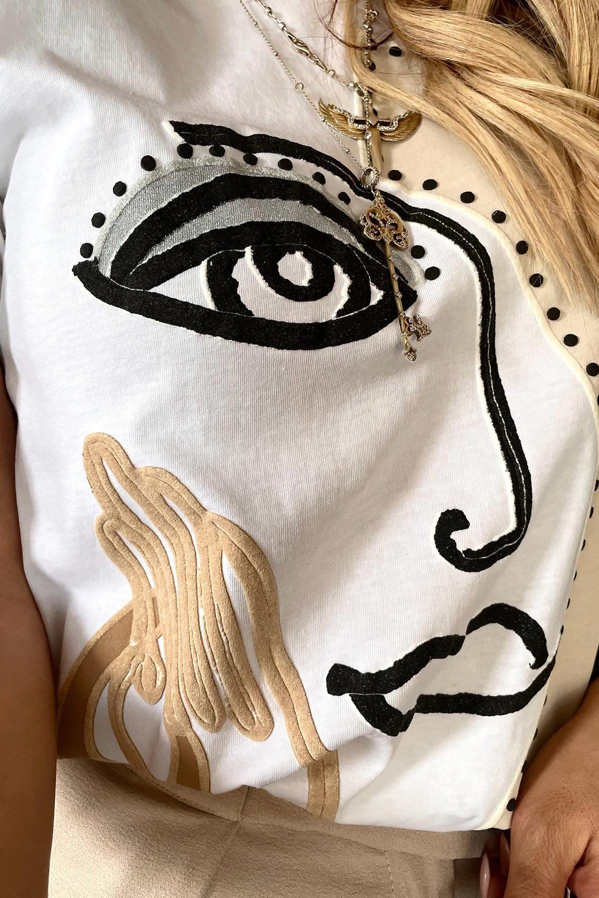 Yüz Figür Baskılı Tshirt Beyaz