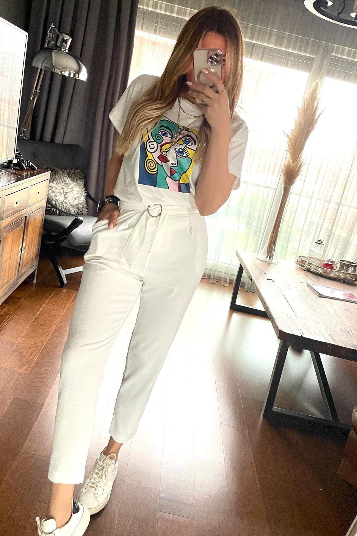 Yüz Figürlü Tablo Baskılı Tshirt Ekru