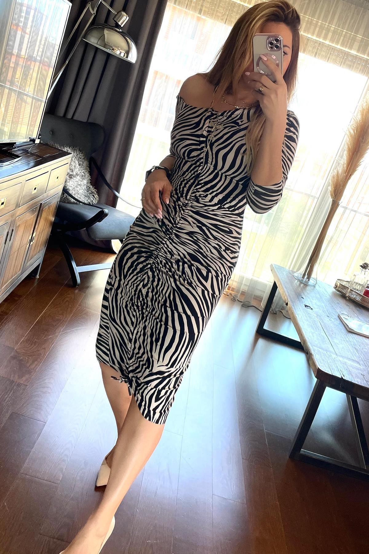 Zebra Desen Önü Büzgülü Elbise Kahverengi