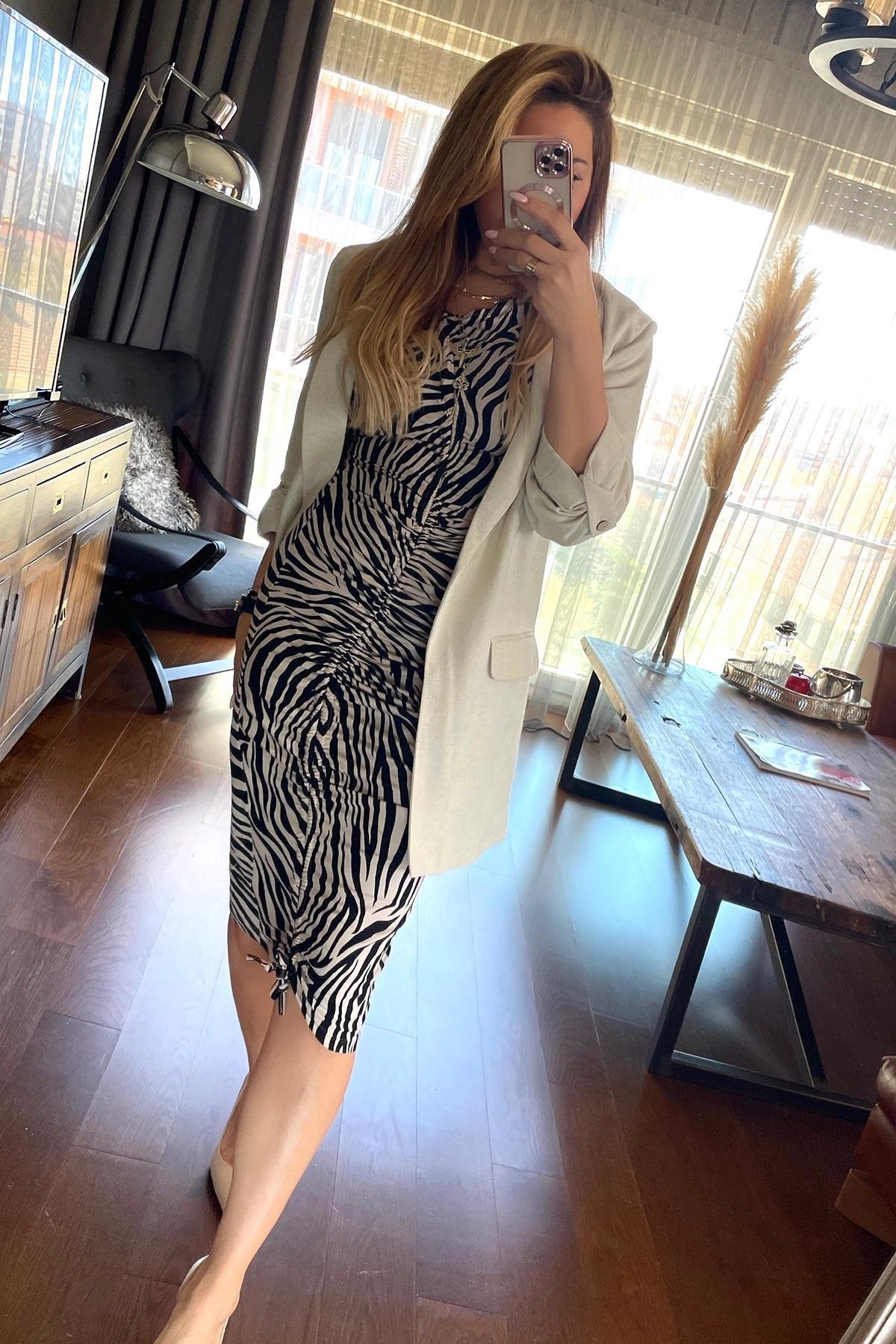 Zebra Desen Önü Büzgülü Elbise Kahverengi