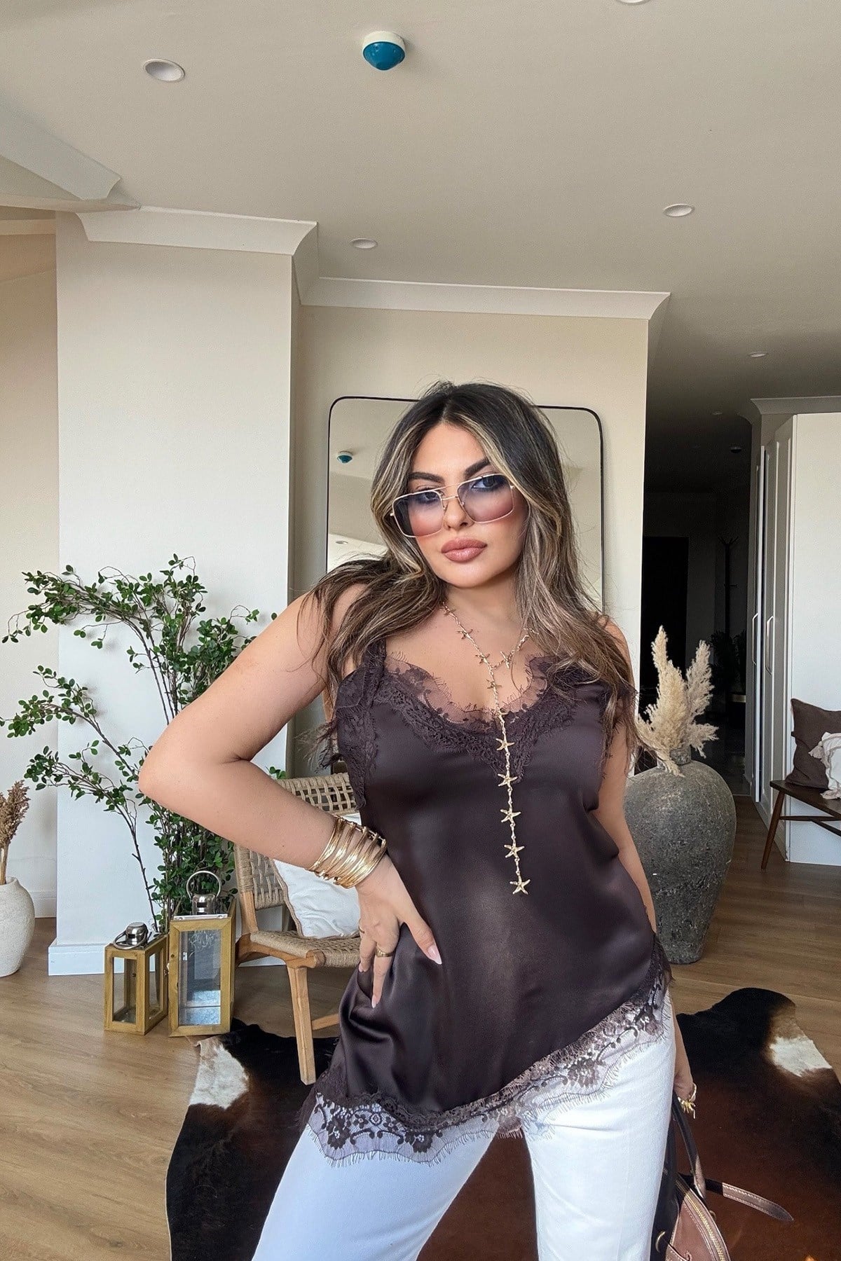 Zr Model Saten Dantelli Askılı Bluz Acı Kahve