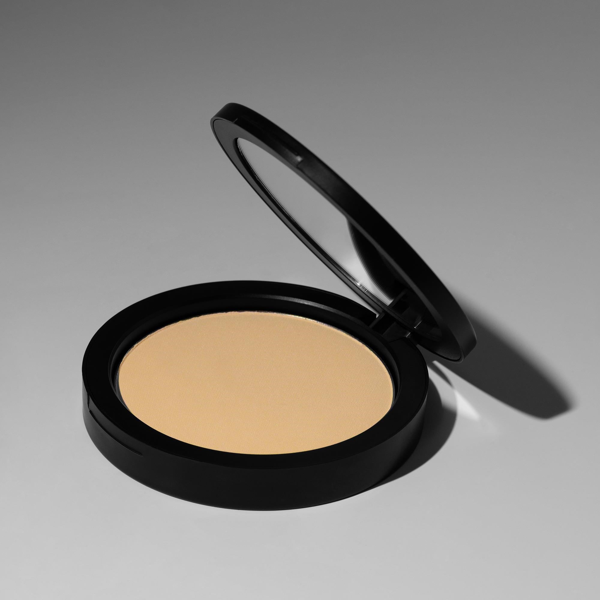 Freedom System Air-Light Finish Pressed Powder 9 g – Hafif Yapılı, Blur Etkili, Satensi Işıltılı Kompakt Pudra
