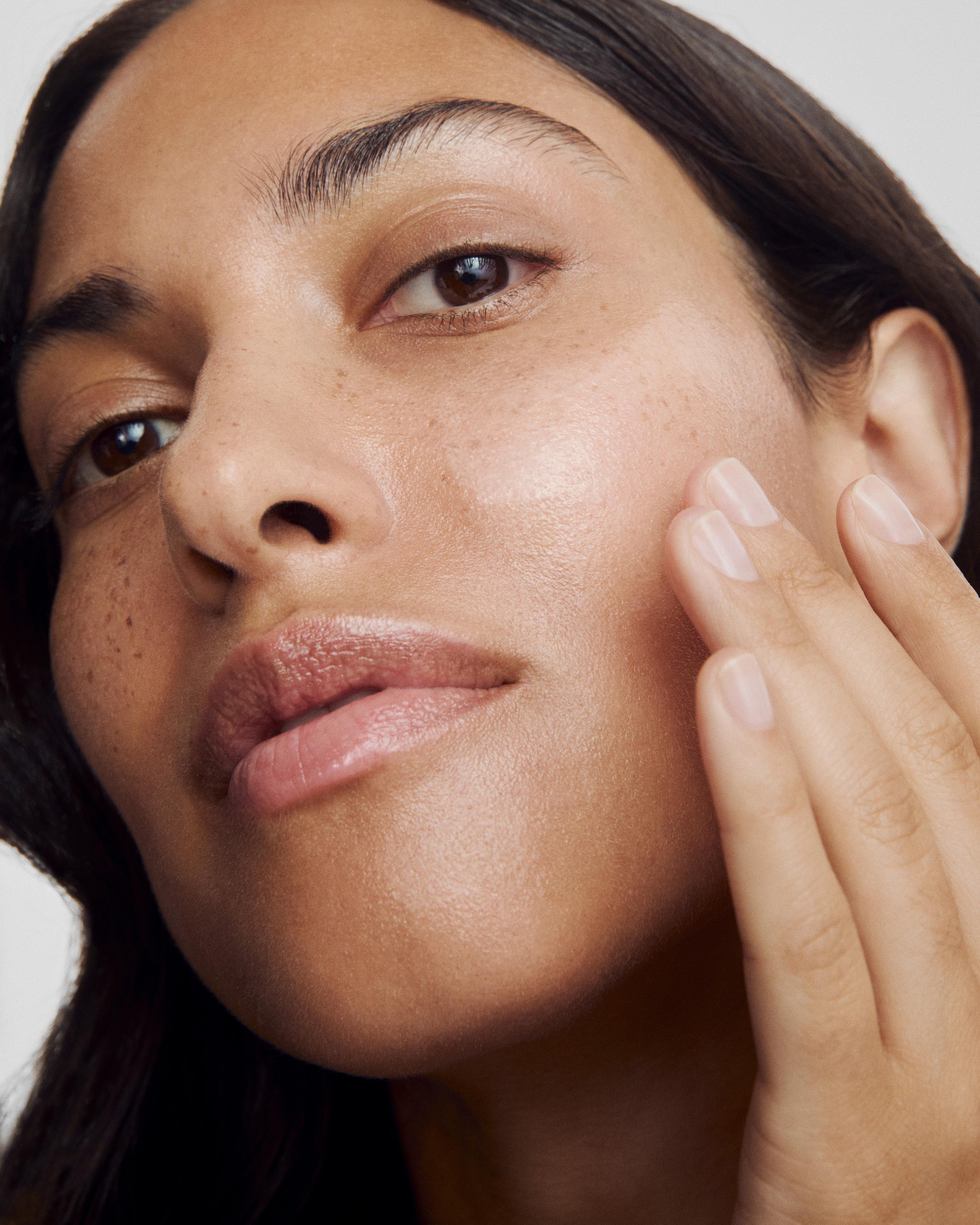 INGLOT LAB Illuminating Face Serum - Aydınlatıcı Yüz Serumu (30 ml)