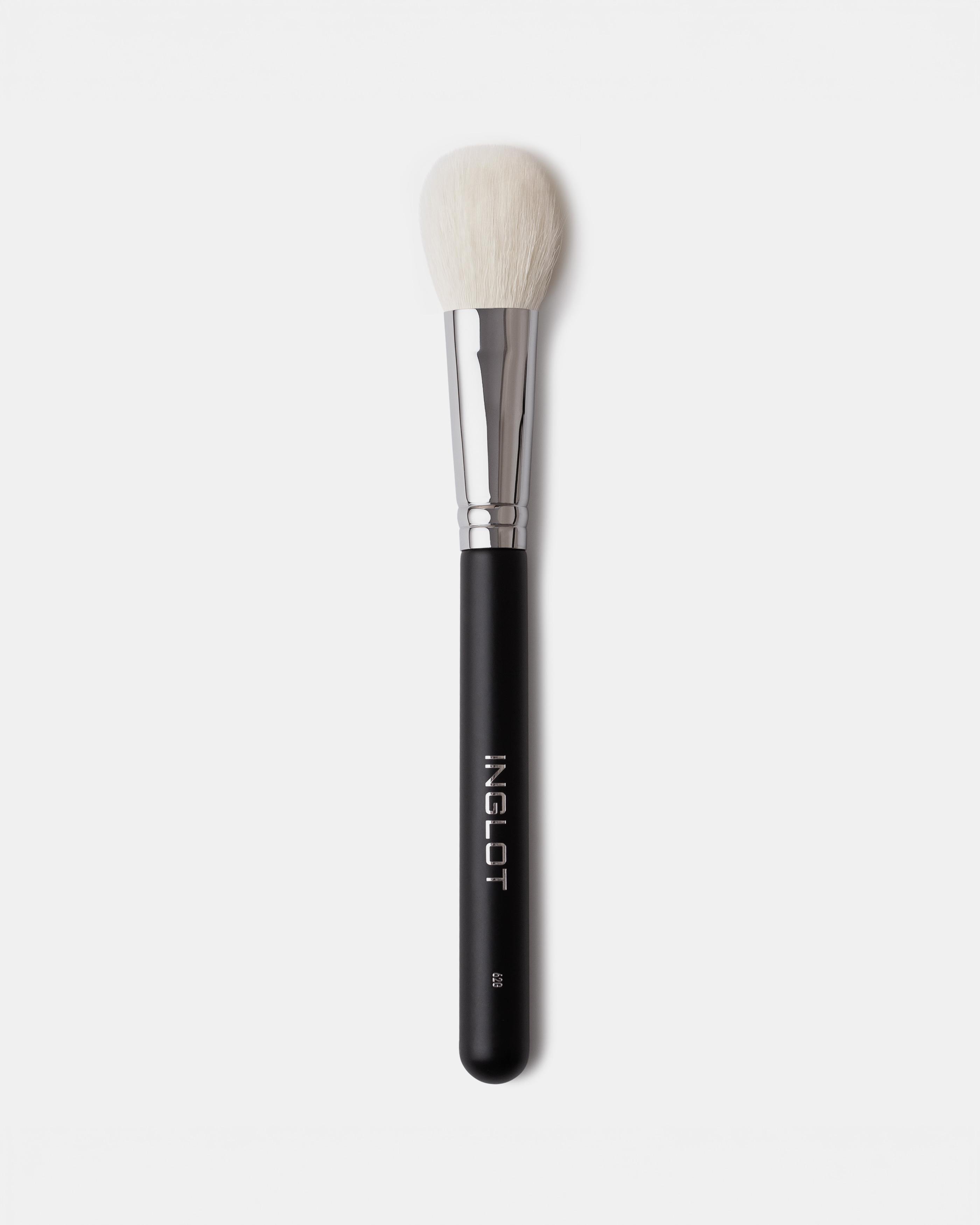 INGLOT Makeup Brush 62G – Profesyonel Pudra & Allık Fırçası