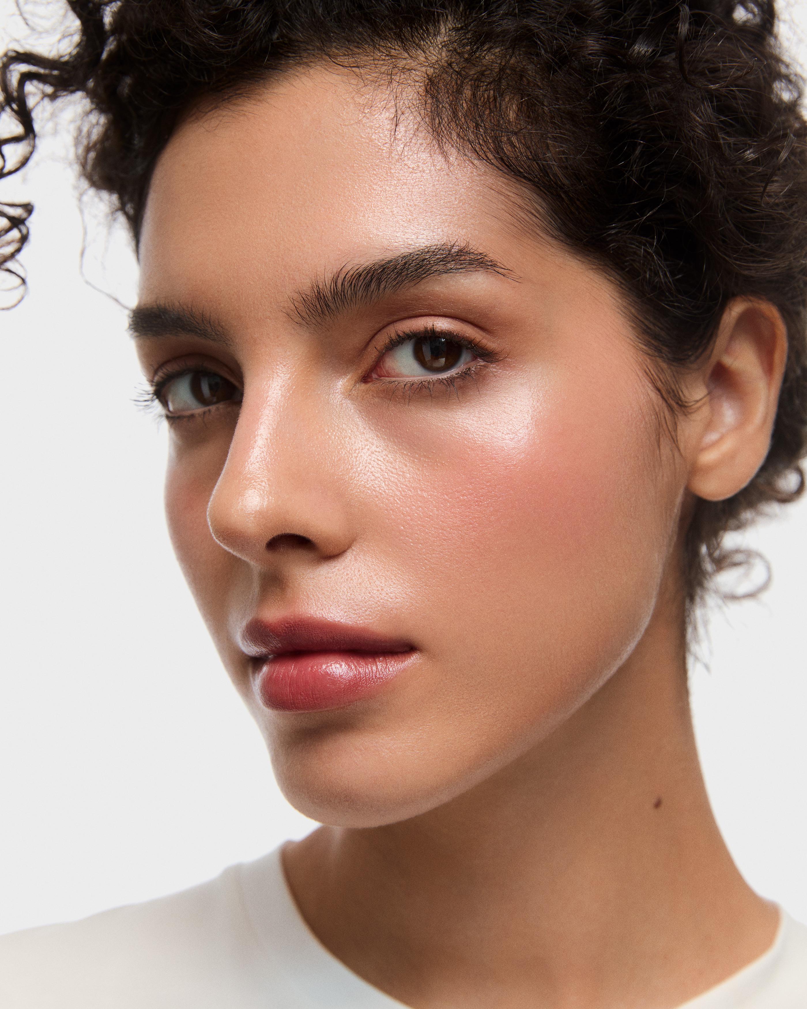 INGLOT Shine & Define Yüz Makyaj Seti – Işıltılı ve Belirgin Görünüm İçin 3’lü Krem Stick Set