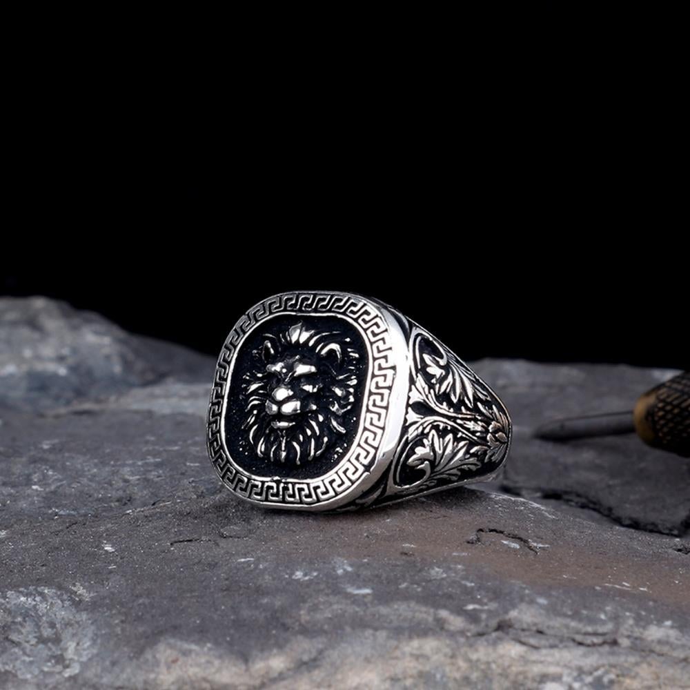 3 Boyutlu Aslan İşlemeli Gümüş Yüzük