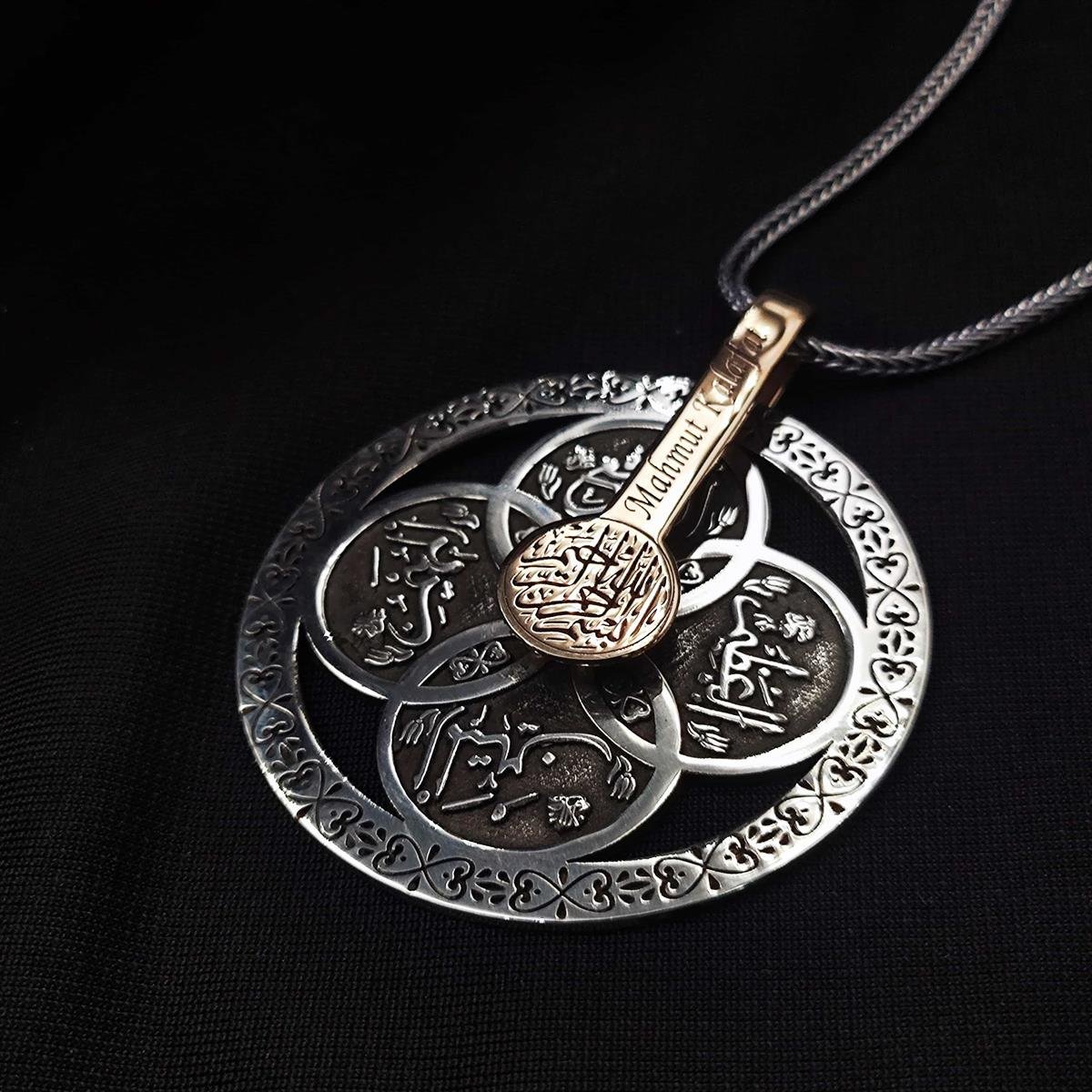 4 Esma İşlemeli İsme Özel Gümüş Şifa Kolyesi