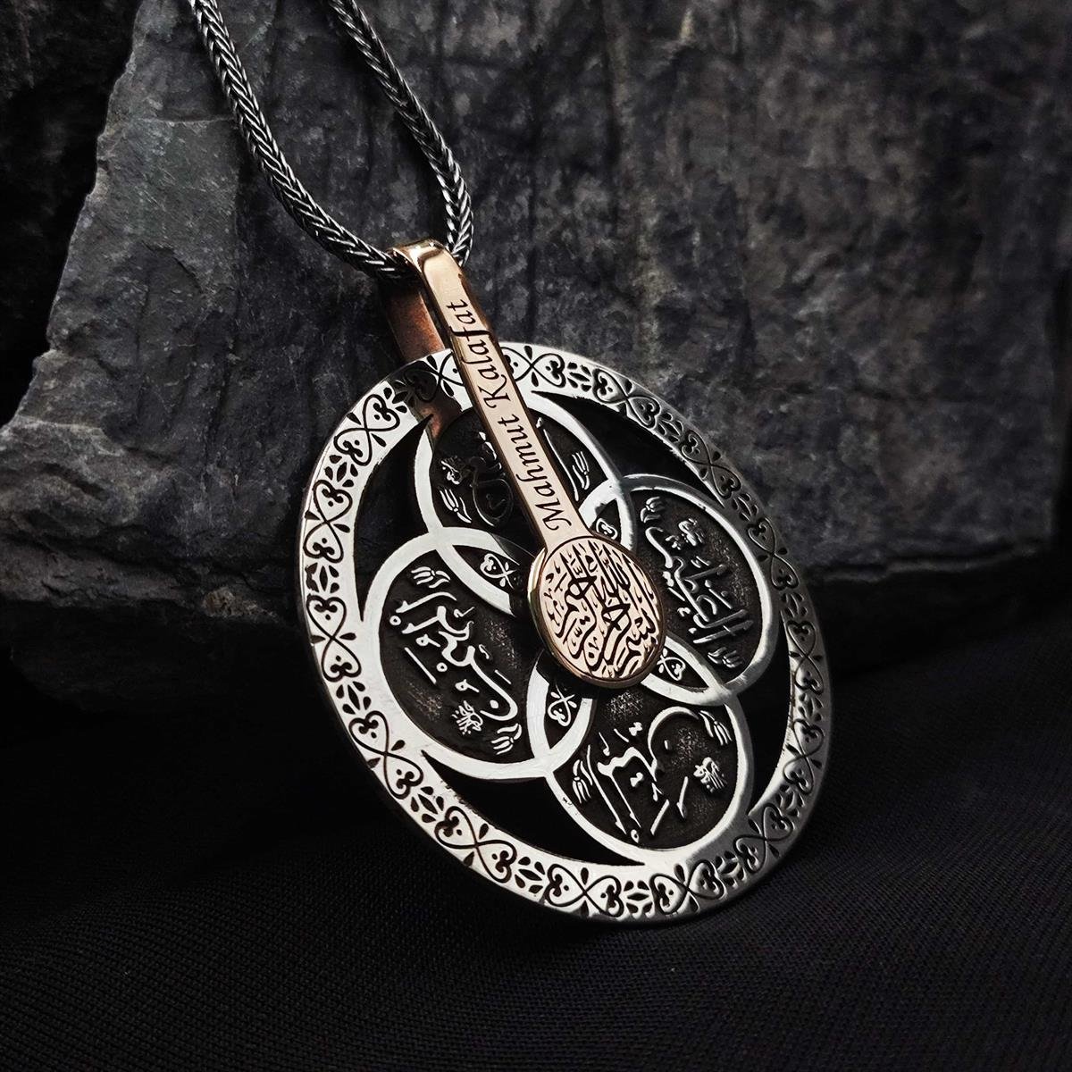 4 Esma İşlemeli İsme Özel Gümüş Şifa Kolyesi