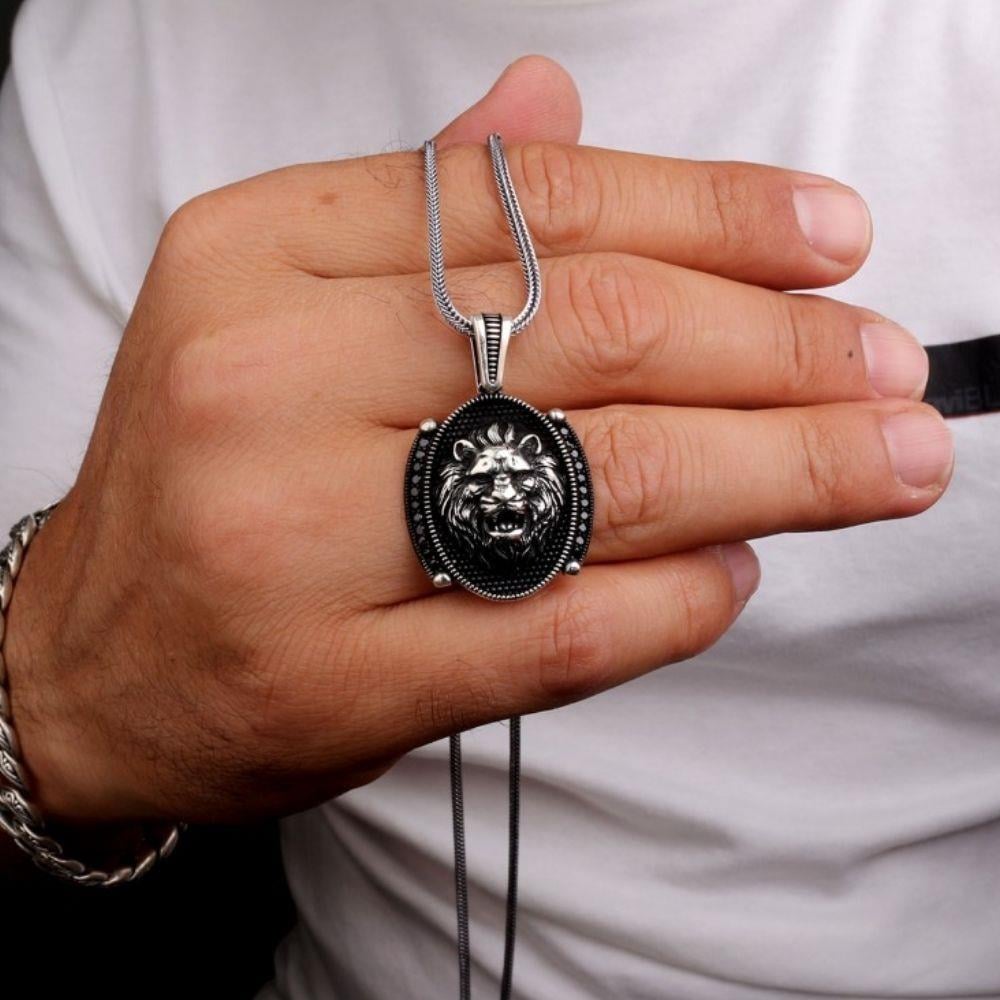 925 Ayar Gümüş Mikro Taşlı Aslan Motifli KolyeKolye