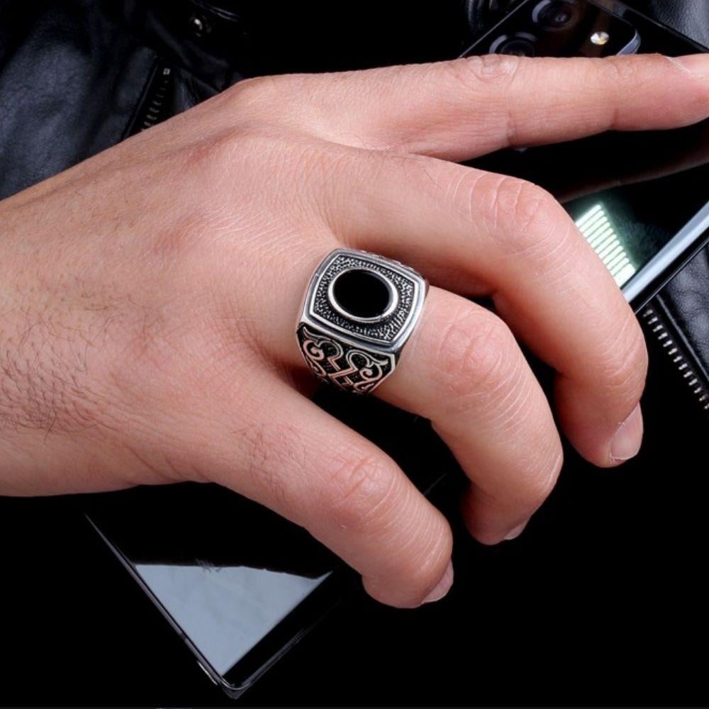 925 Ayar Gümüş Oval Oniks Taşlı Desen Motifli Erkek YüzükOniks Taşlı Yüzükler