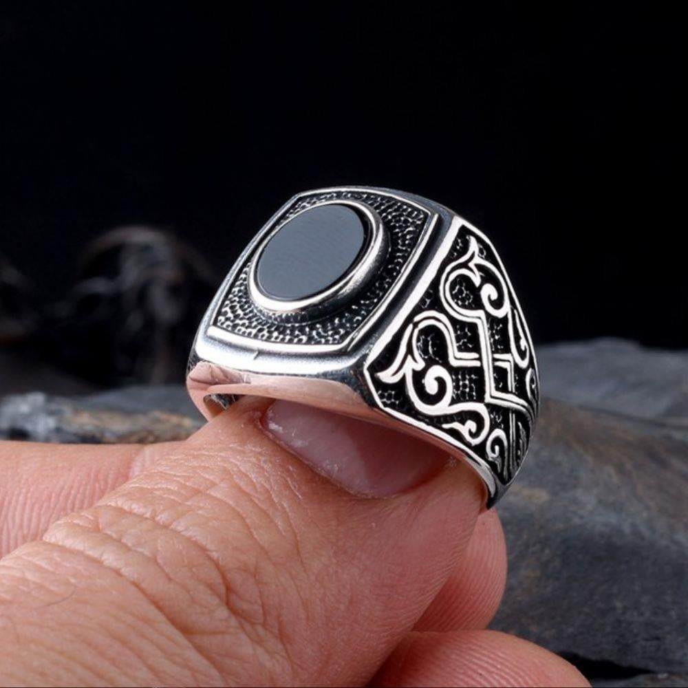 925 Ayar Gümüş Oval Oniks Taşlı Desen Motifli Erkek YüzükOniks Taşlı Yüzükler