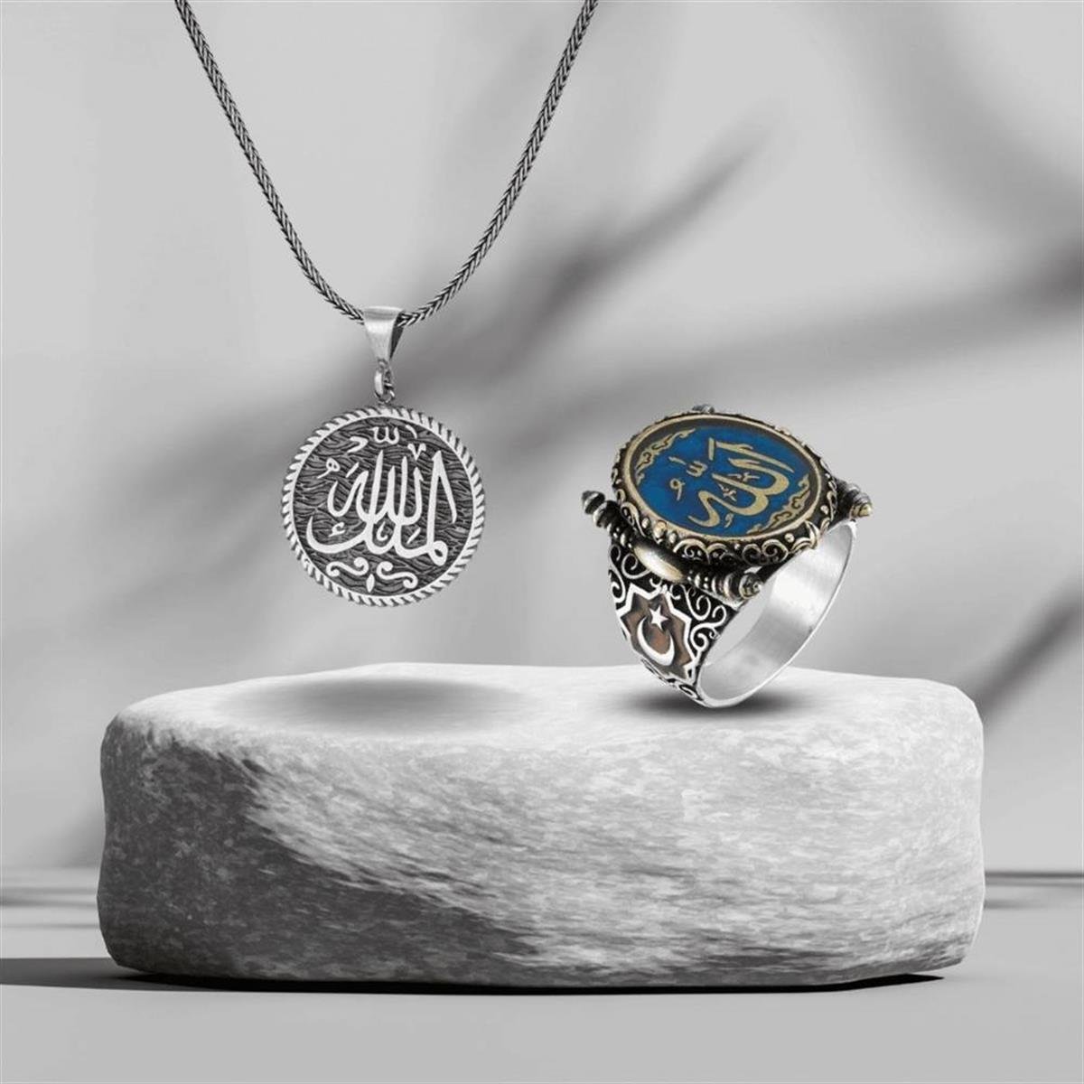 Allah (c.c) Lafzı İşlemeli Gümüş Yüzük ve Kolye Kombini