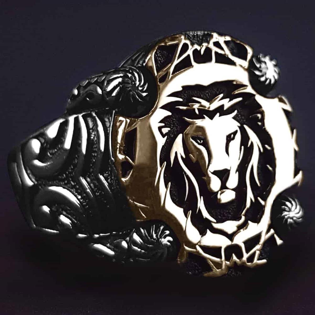 Aslan İşlemeli Kenar Motifli Gümüş Yüzük