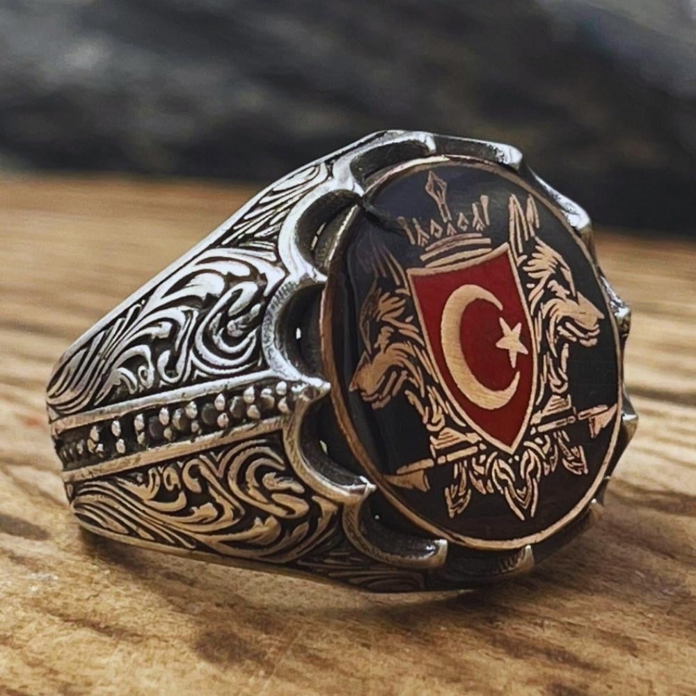 Ay Yıldız Bozkurtlar İşlemeli Gümüş Yüzük