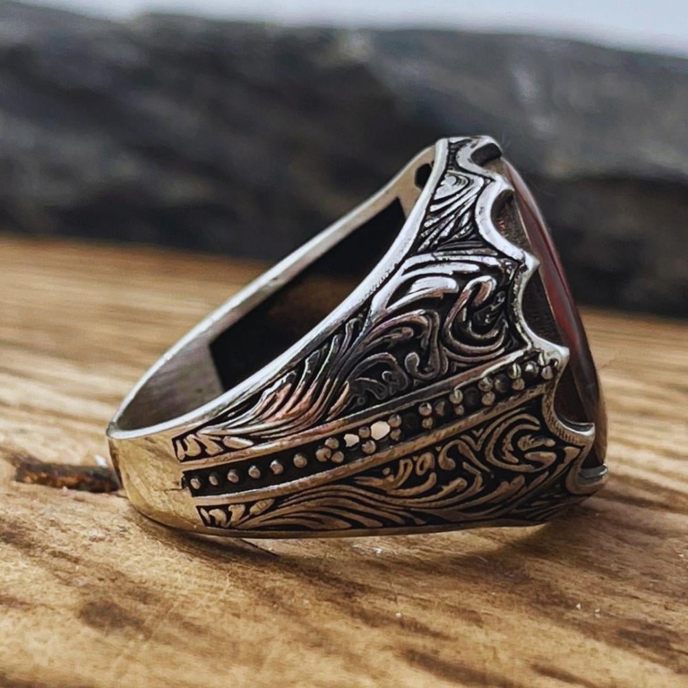 Ay Yıldız Bozkurtlar İşlemeli Gümüş Yüzük