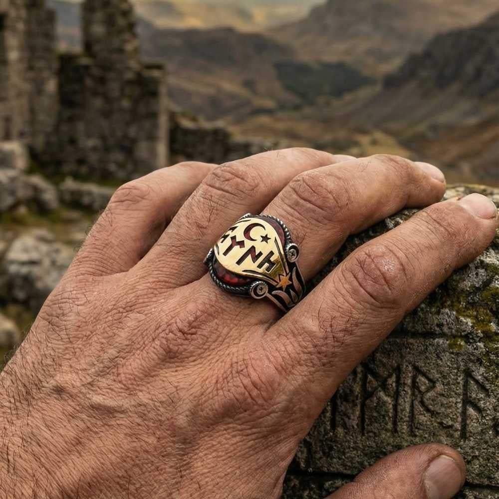 Ay Yıldız Göktürkçe Türk Yazılı Kırmızı Taşlı Gümüş YüzükGöktürkçe Türk Yazılı Yüzükler
