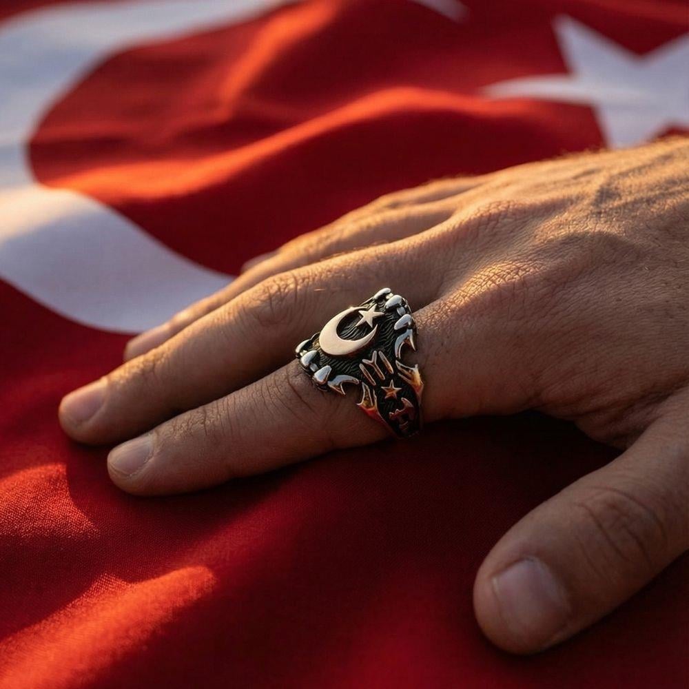 Ay Yıldız İşlemeli Yanları IYI Motifli Gümüş Erkek YüzükAy Yıldız Yüzükler