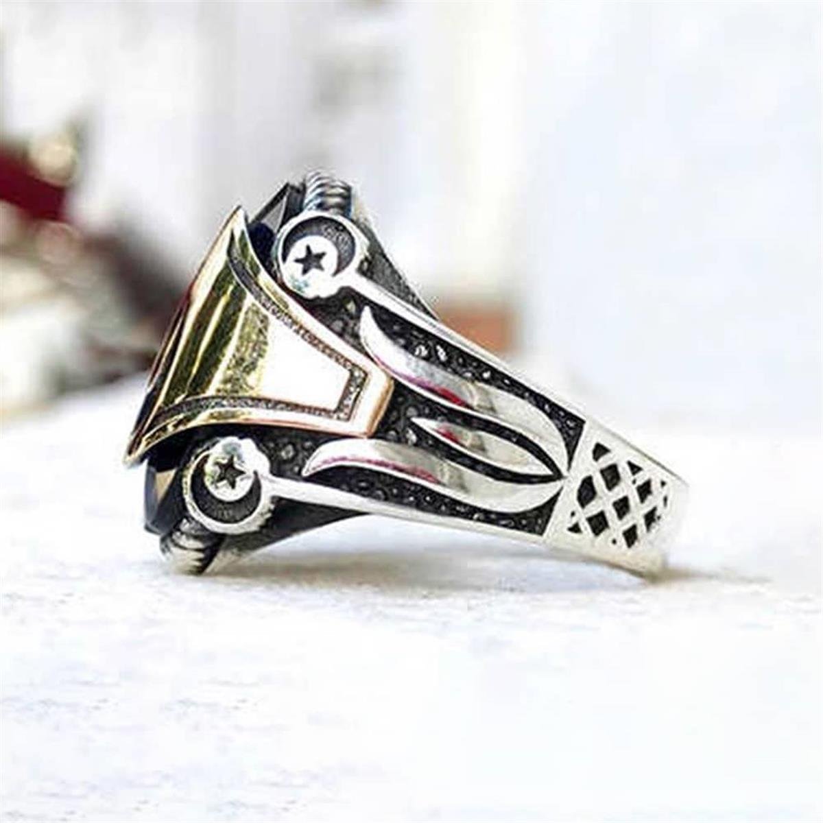 Ay Yıldız Mavi Zirkon Taşlı Yanları Lale Motifli Gümüş Erkek Yüzük