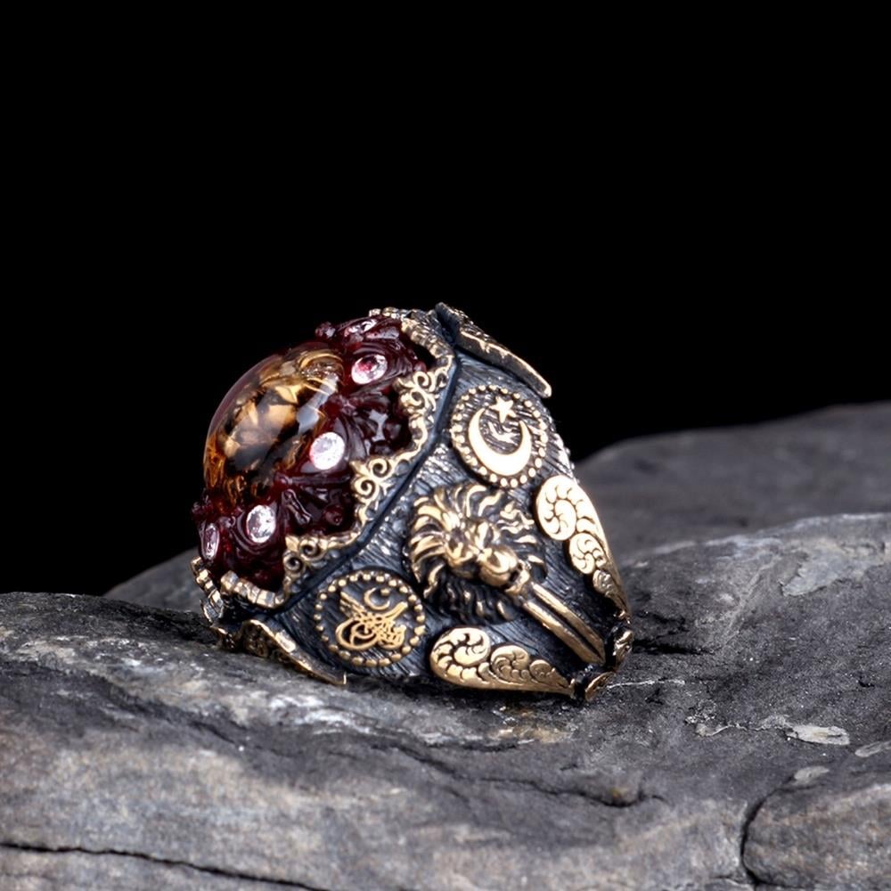 Ay Yıldız Tuğra İşlemeli Kehribar Taş Aslan Gümüş Yüzük